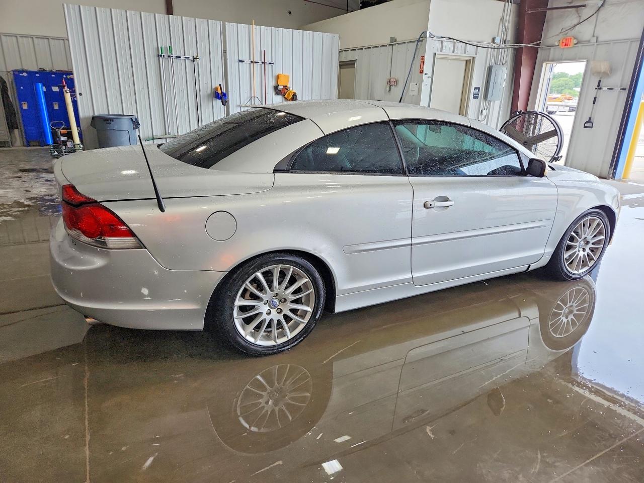 2007 Volvo C70 T5 Silver vin: YV1MC682X7J010728