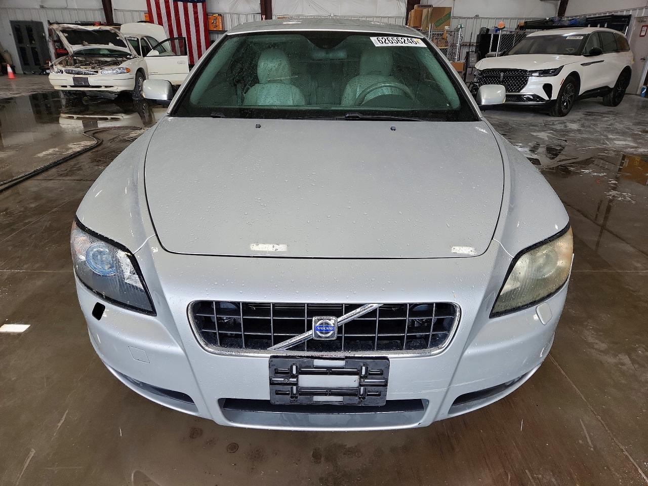 2007 Volvo C70 T5 Silver vin: YV1MC682X7J010728