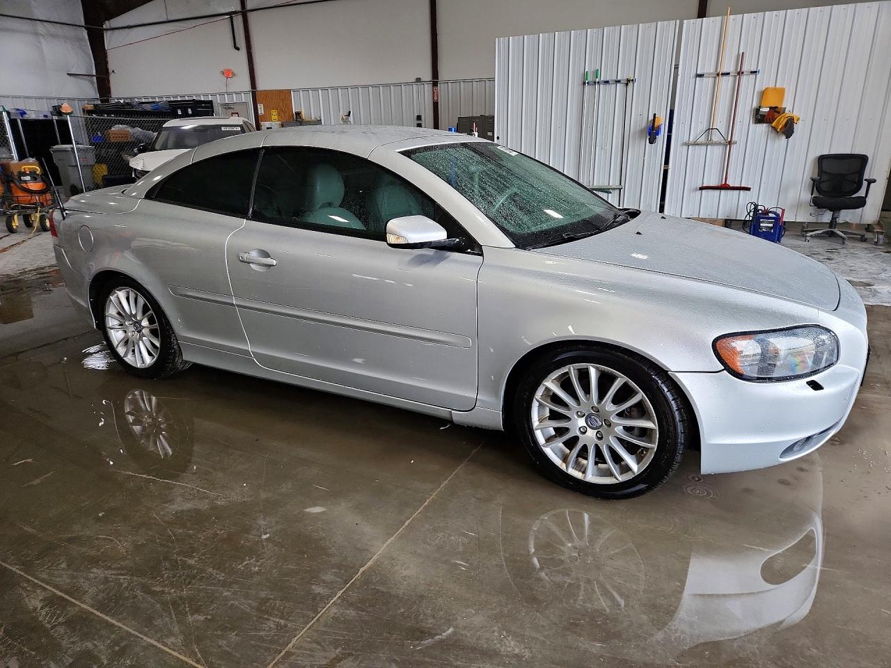2007 Volvo C70 T5 Silver vin: YV1MC682X7J010728