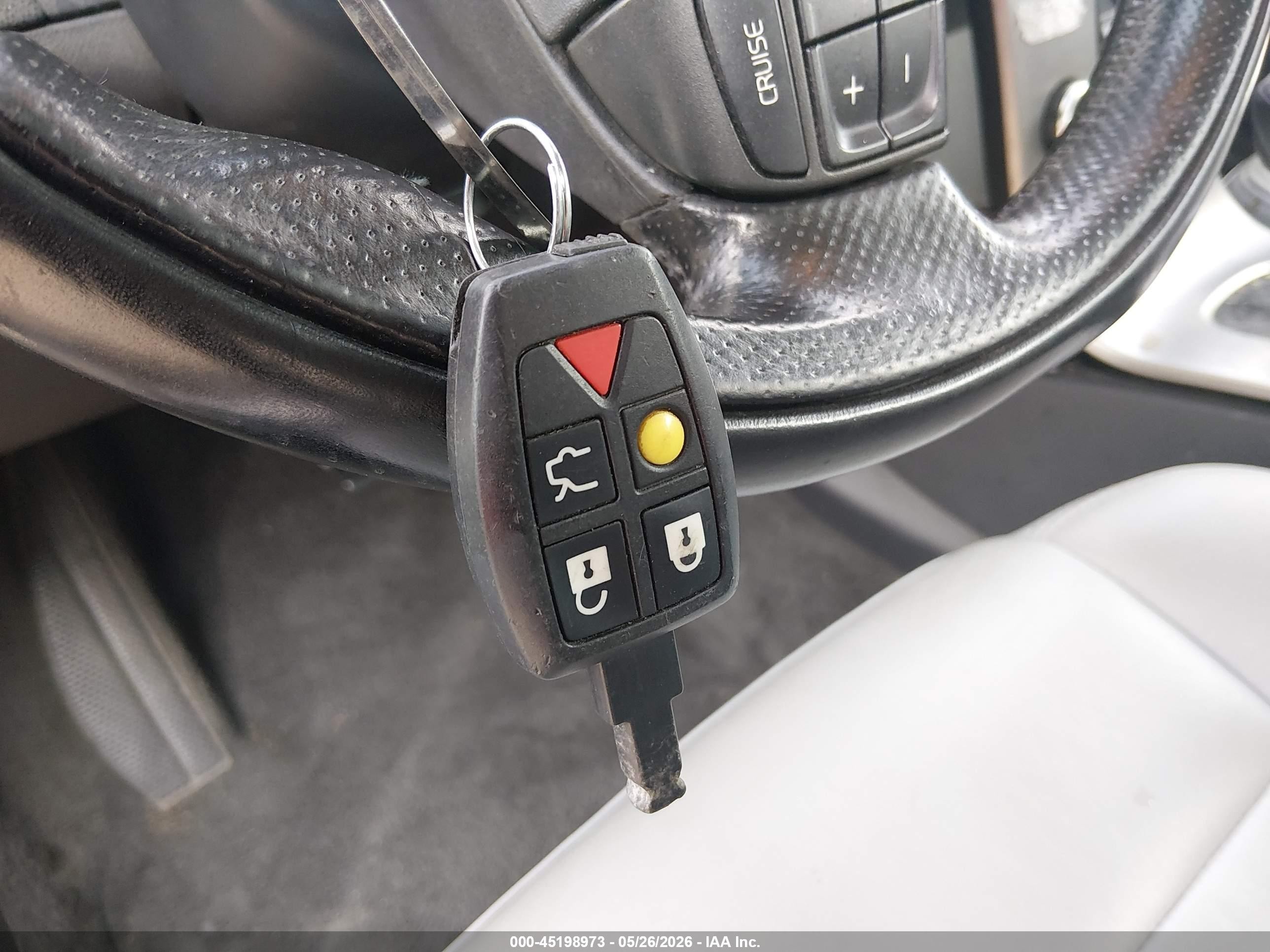 2007 Volvo C70 T5 Silver vin: YV1MC682X7J014357