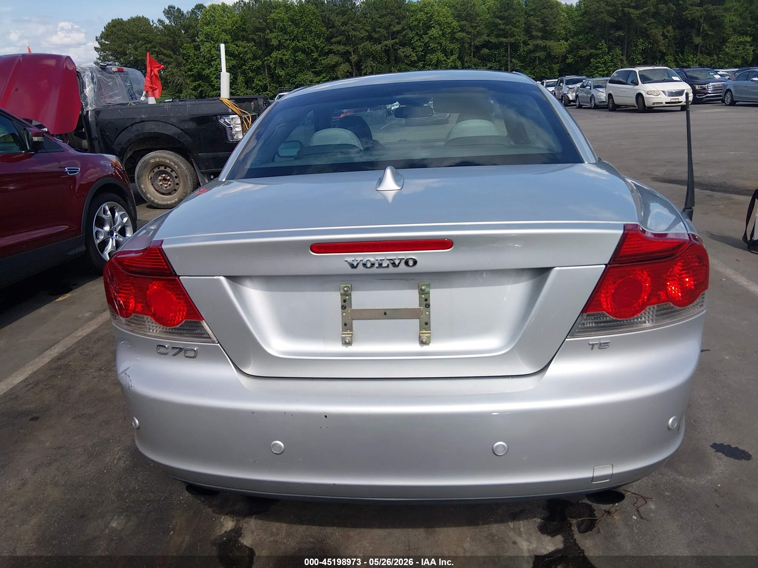 2007 Volvo C70 T5 Silver vin: YV1MC682X7J014357