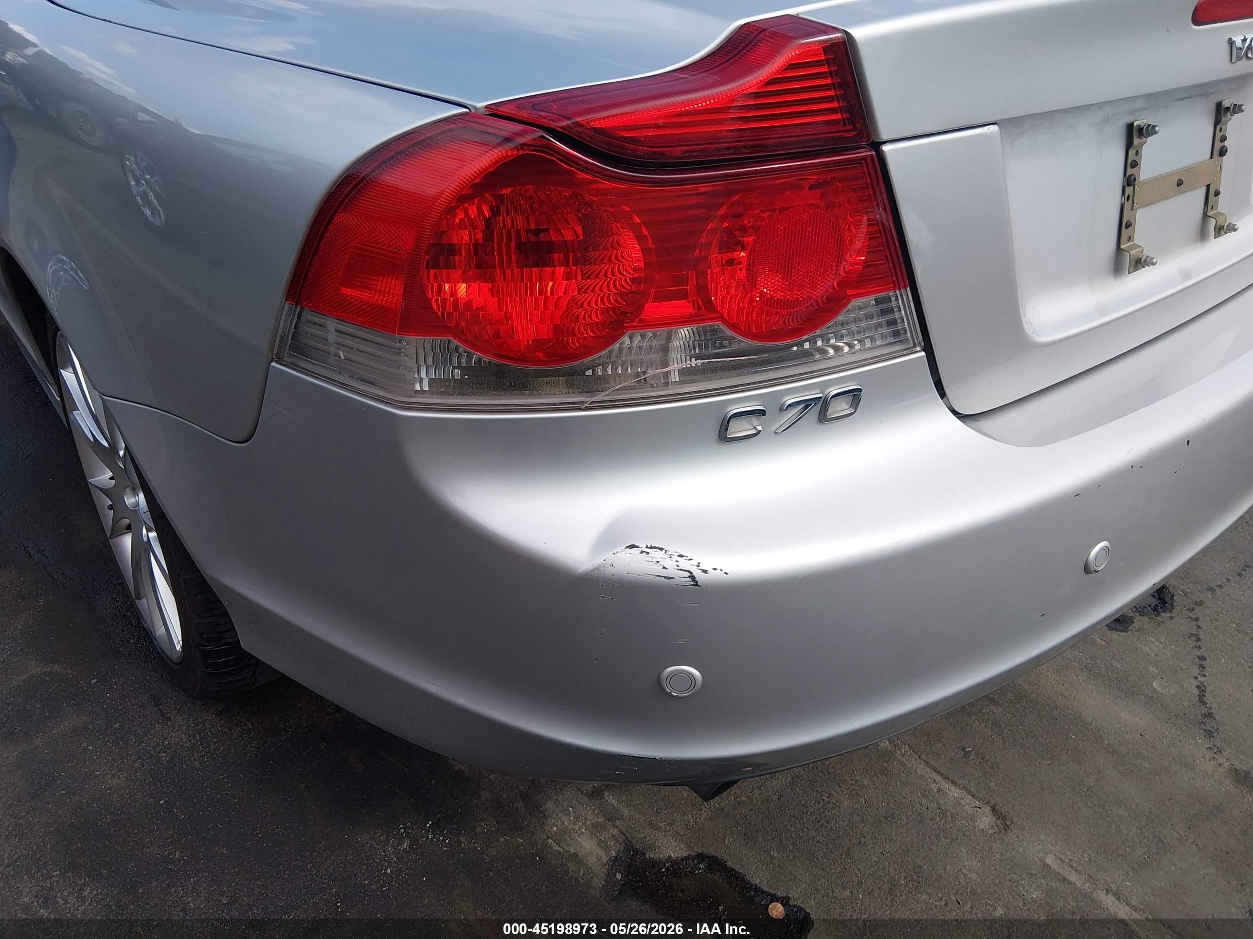 2007 Volvo C70 T5 Silver vin: YV1MC682X7J014357