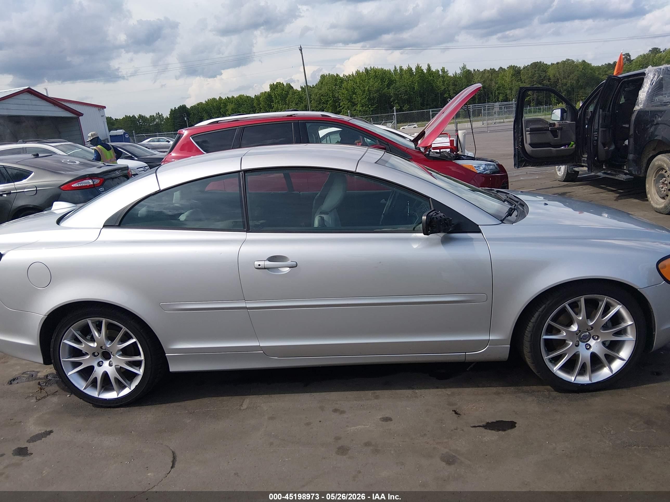 2007 Volvo C70 T5 Silver vin: YV1MC682X7J014357