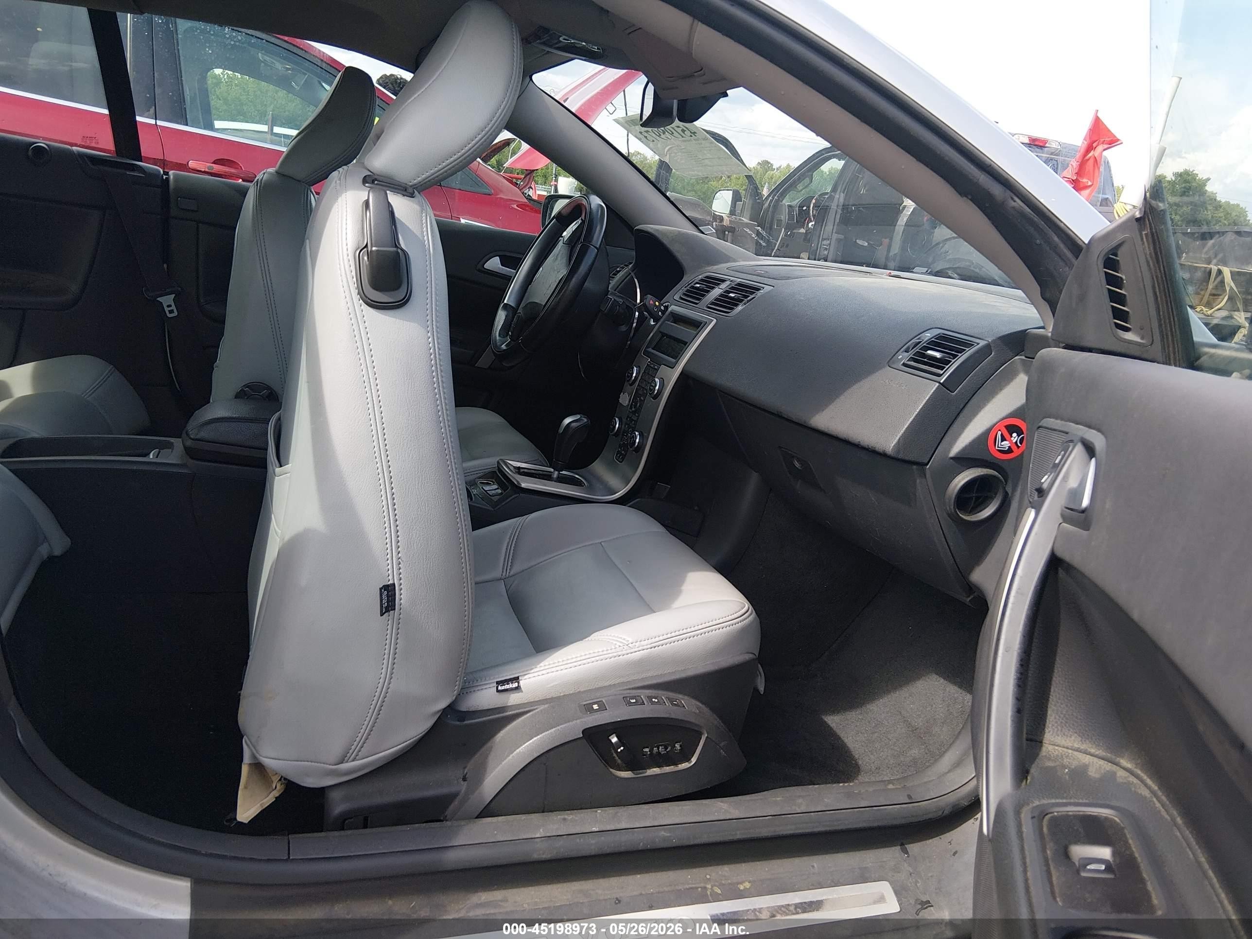 2007 Volvo C70 T5 Silver vin: YV1MC682X7J014357