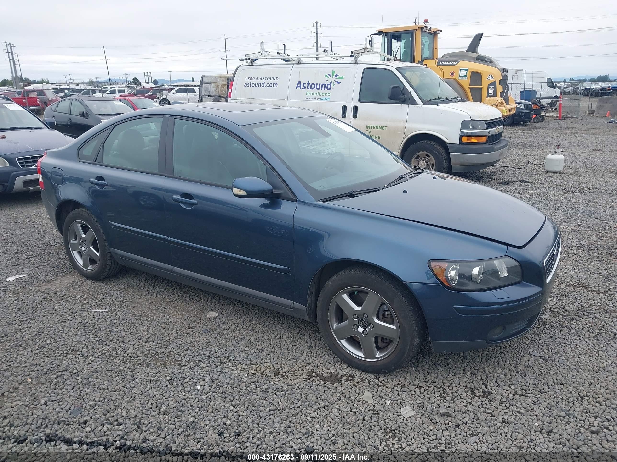 YV1MH682252097310