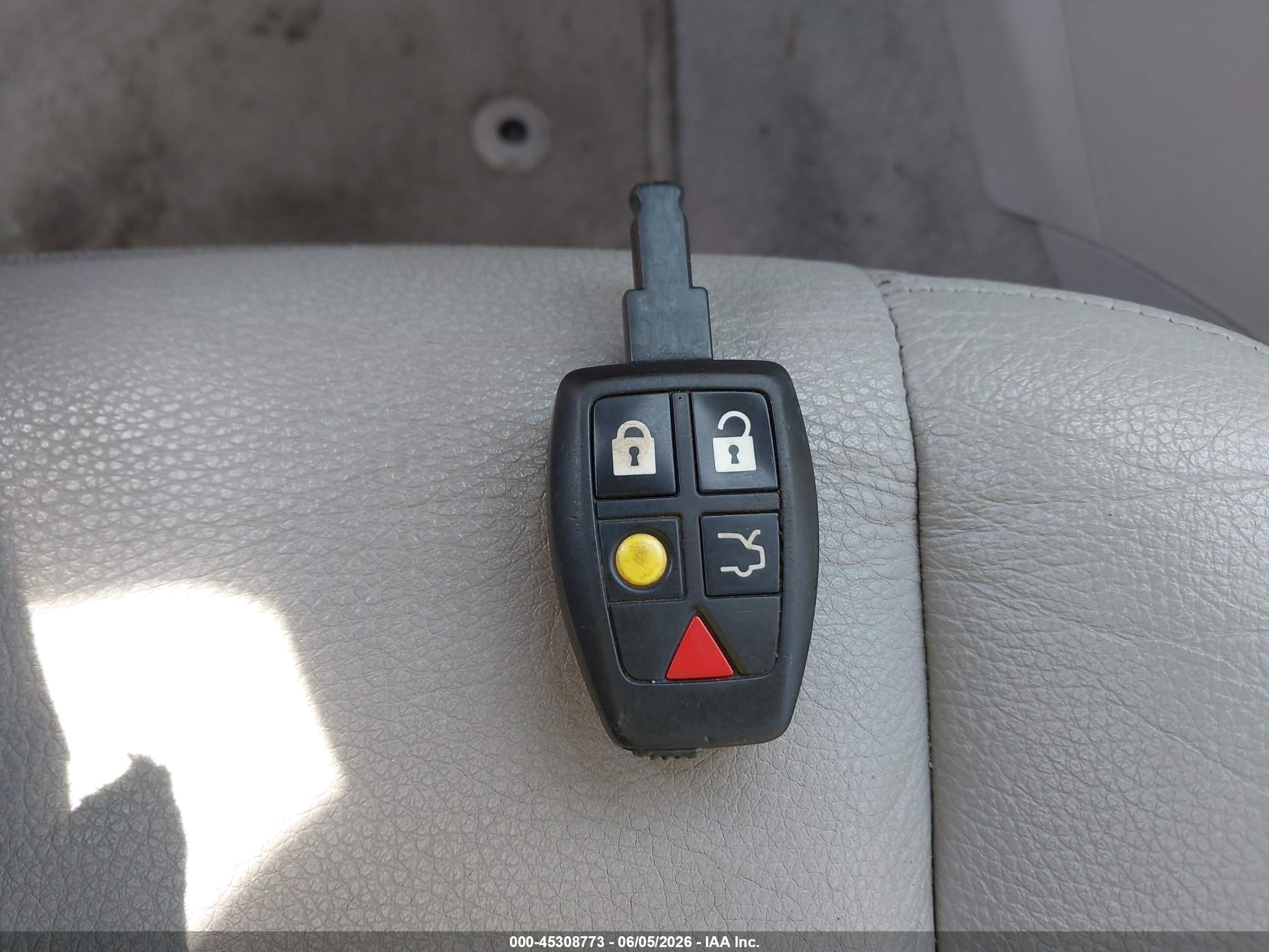 2007 Volvo S40 T5 Красный vin: YV1MH682372259920
