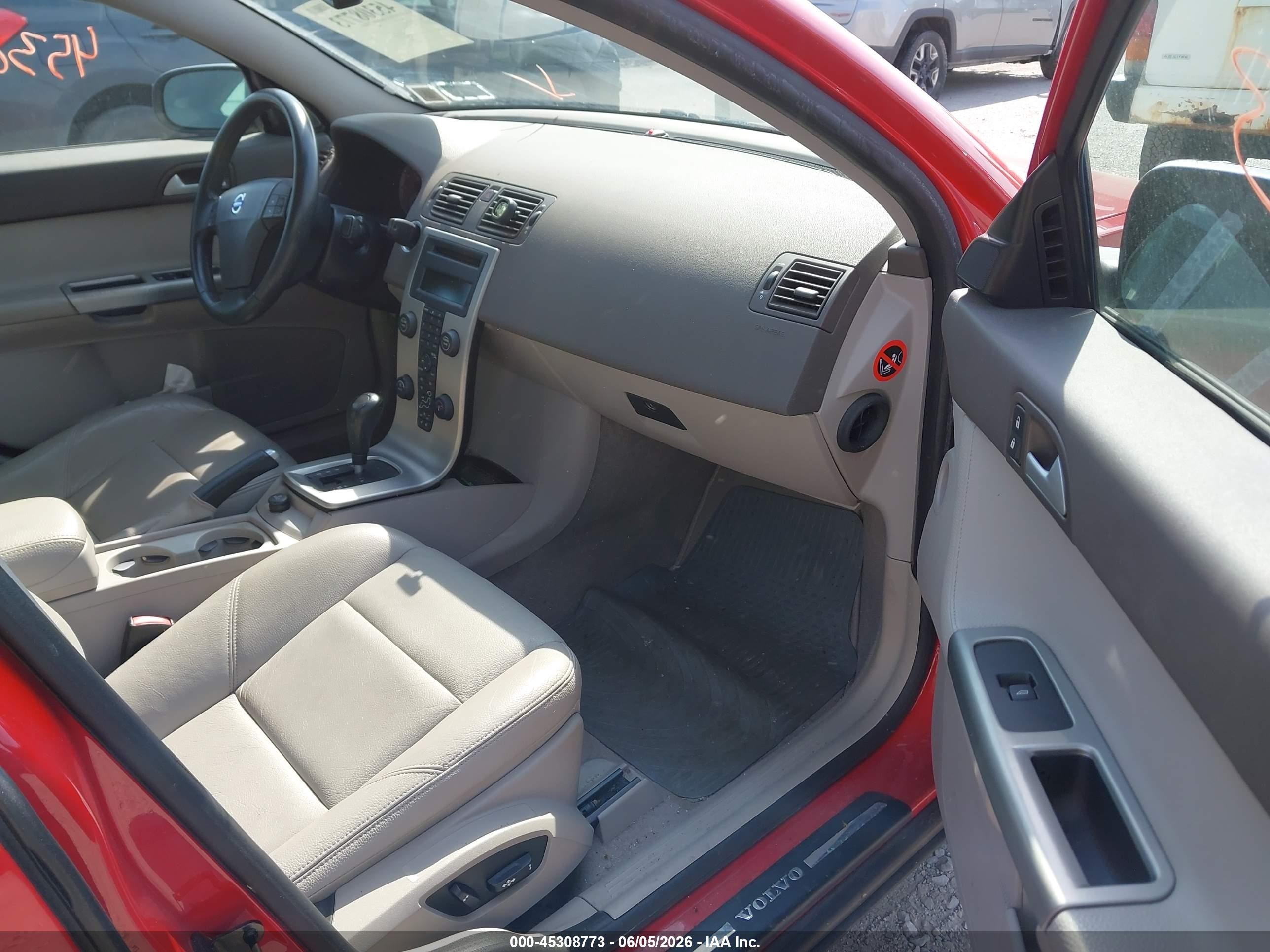 2007 Volvo S40 T5 Красный vin: YV1MH682372259920