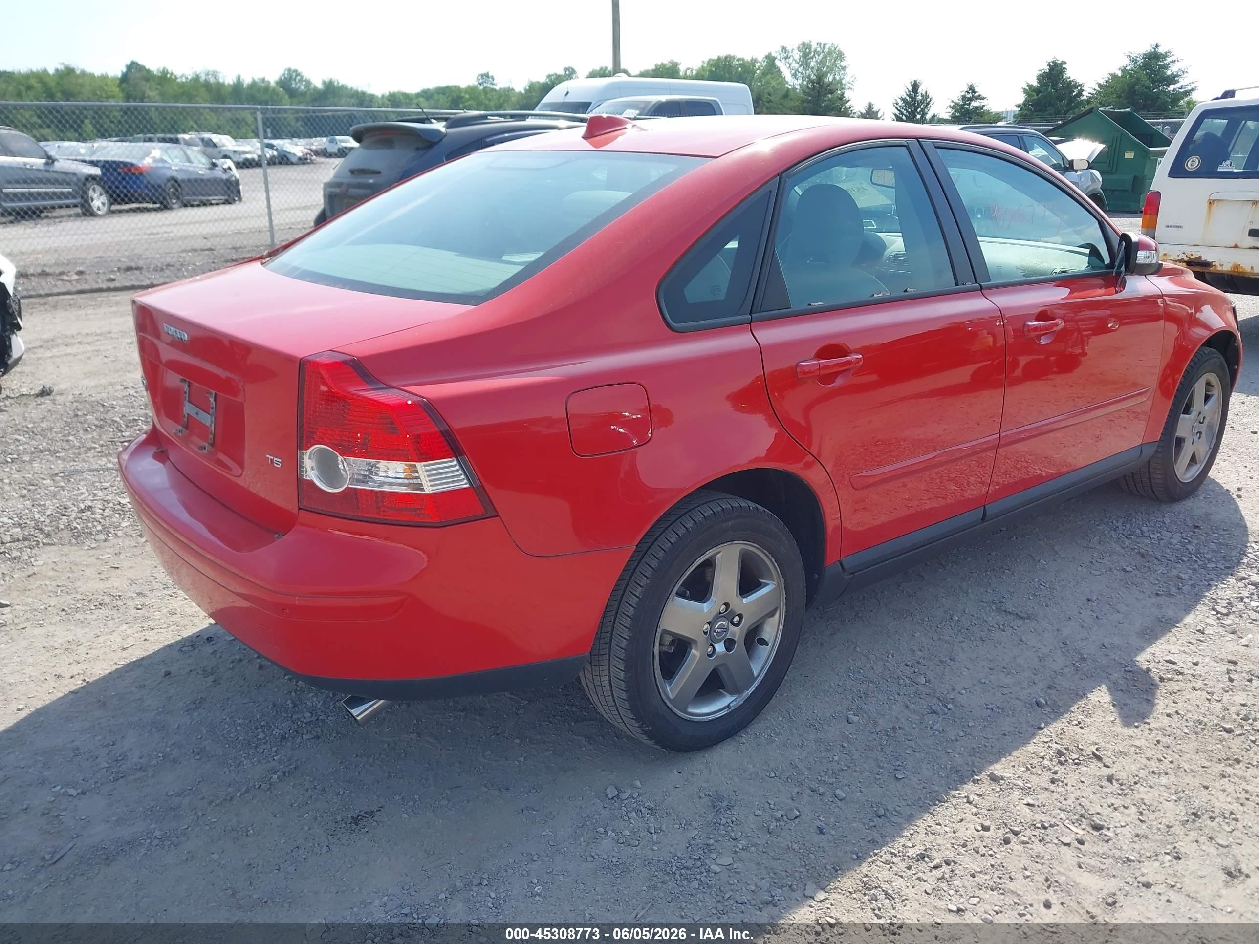2007 Volvo S40 T5 Красный vin: YV1MH682372259920