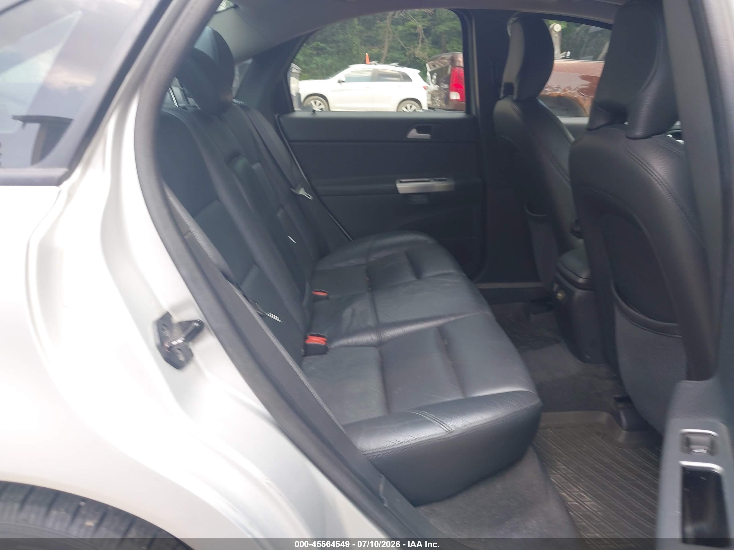 2007 Volvo S40 T5 Silver vin: YV1MH682372294439