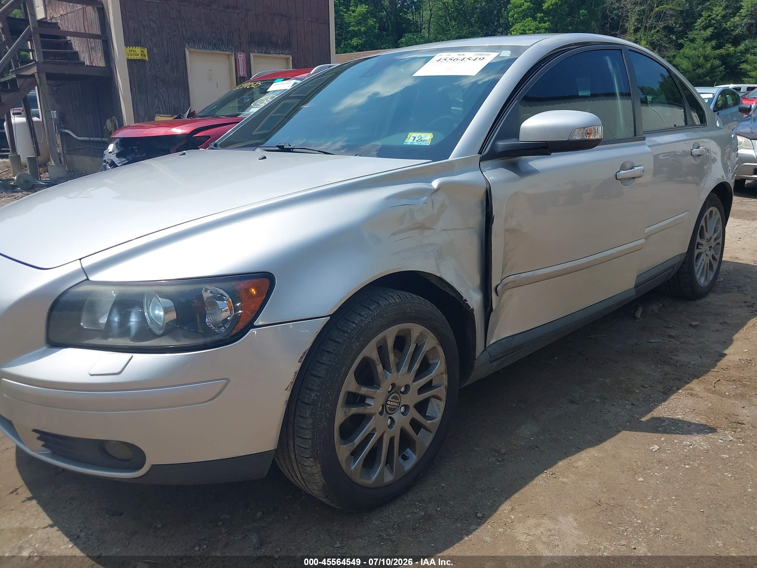 2007 Volvo S40 T5 Silver vin: YV1MH682372294439