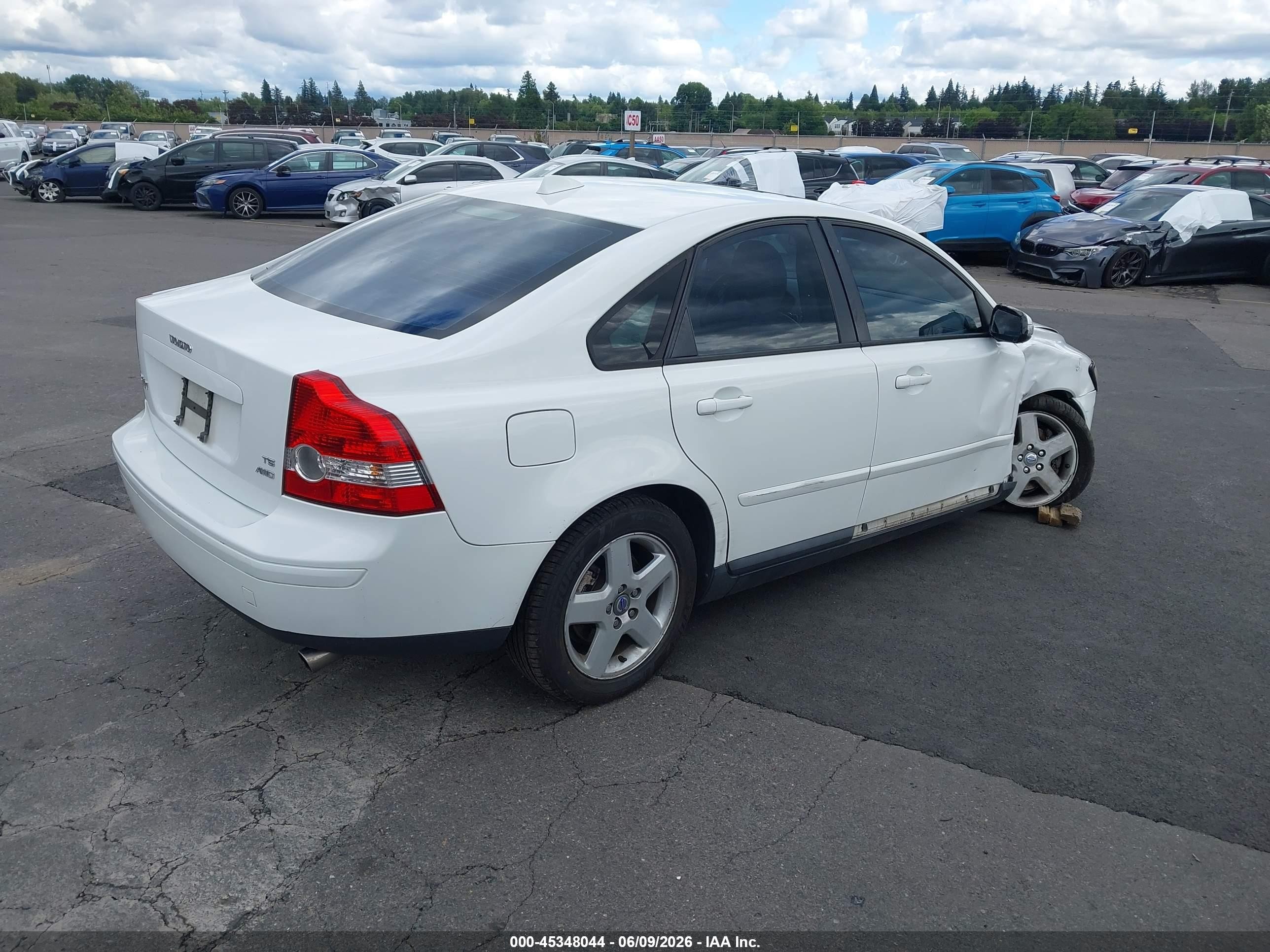 2007 Volvo S40 T5 White vin: YV1MH682372303852