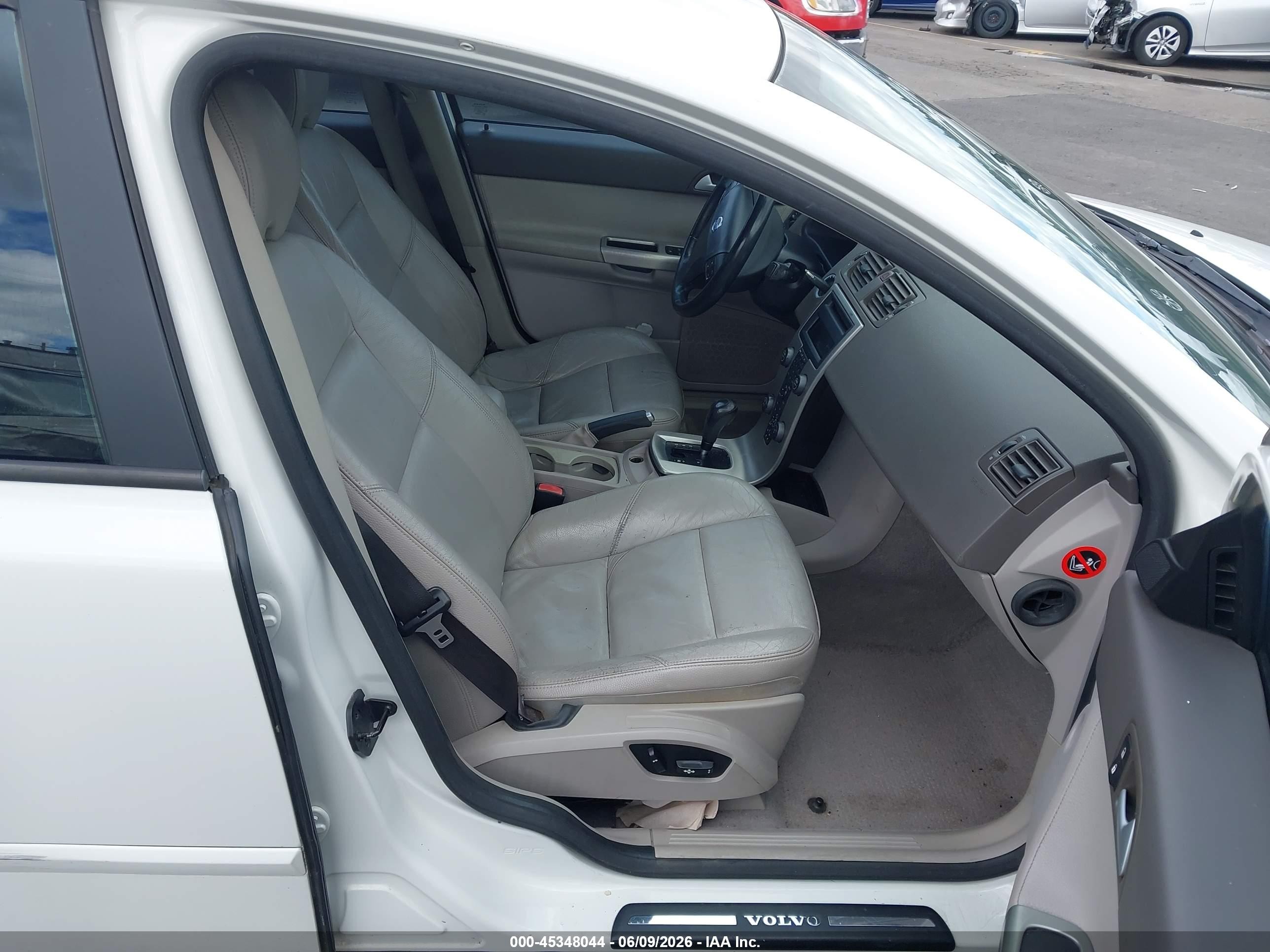 2007 Volvo S40 T5 White vin: YV1MH682372303852