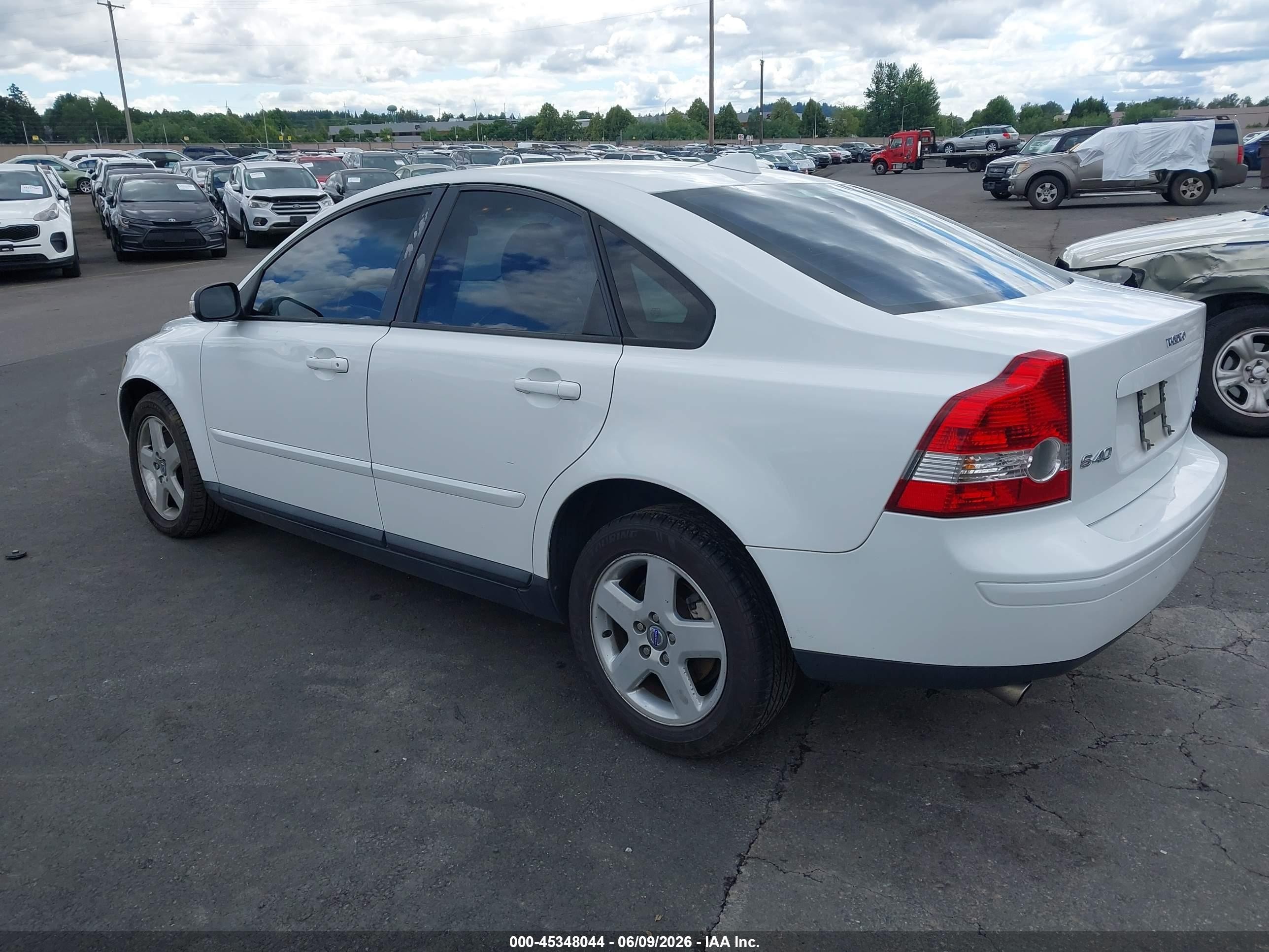 2007 Volvo S40 T5 White vin: YV1MH682372303852