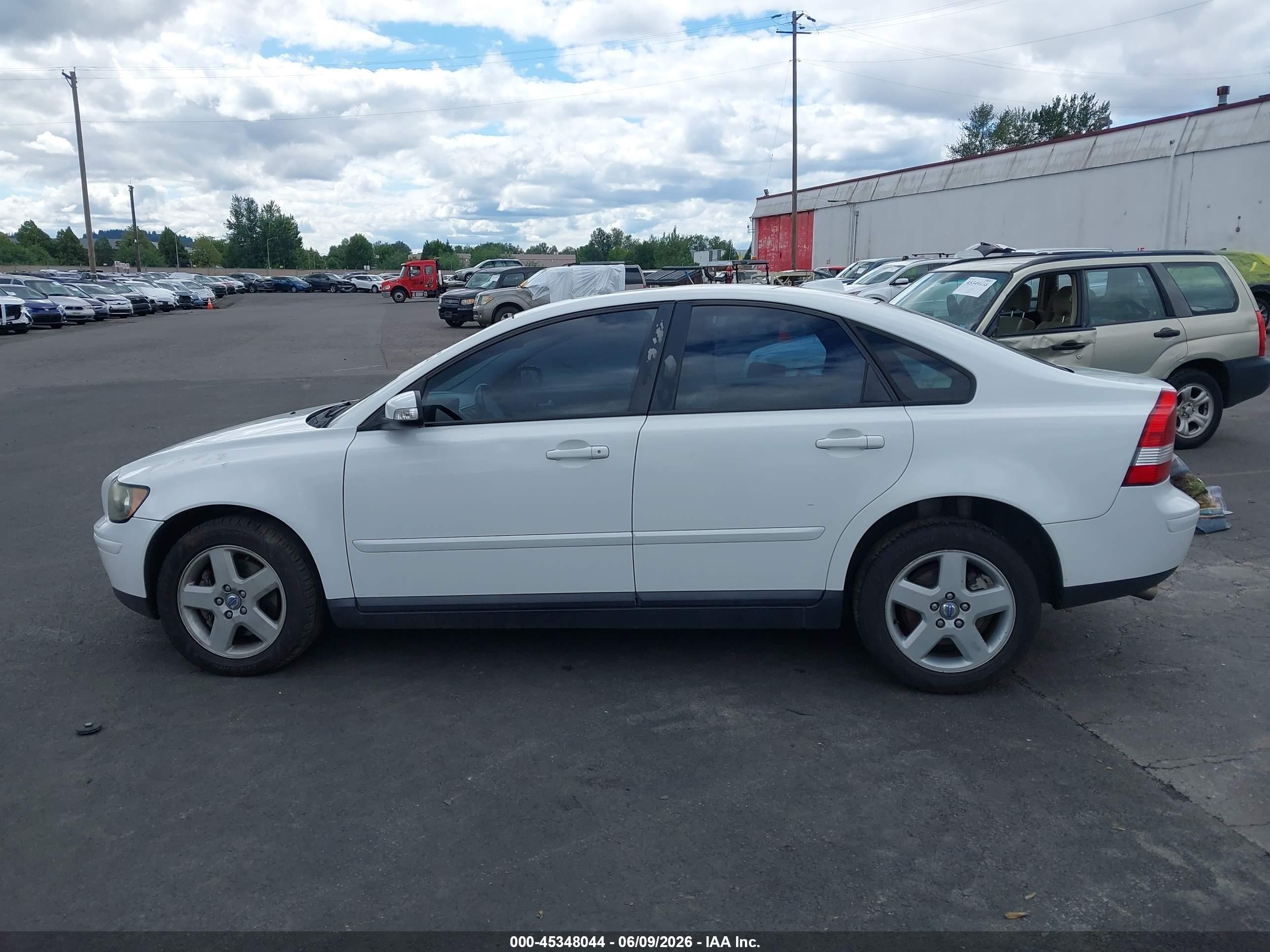 2007 Volvo S40 T5 White vin: YV1MH682372303852