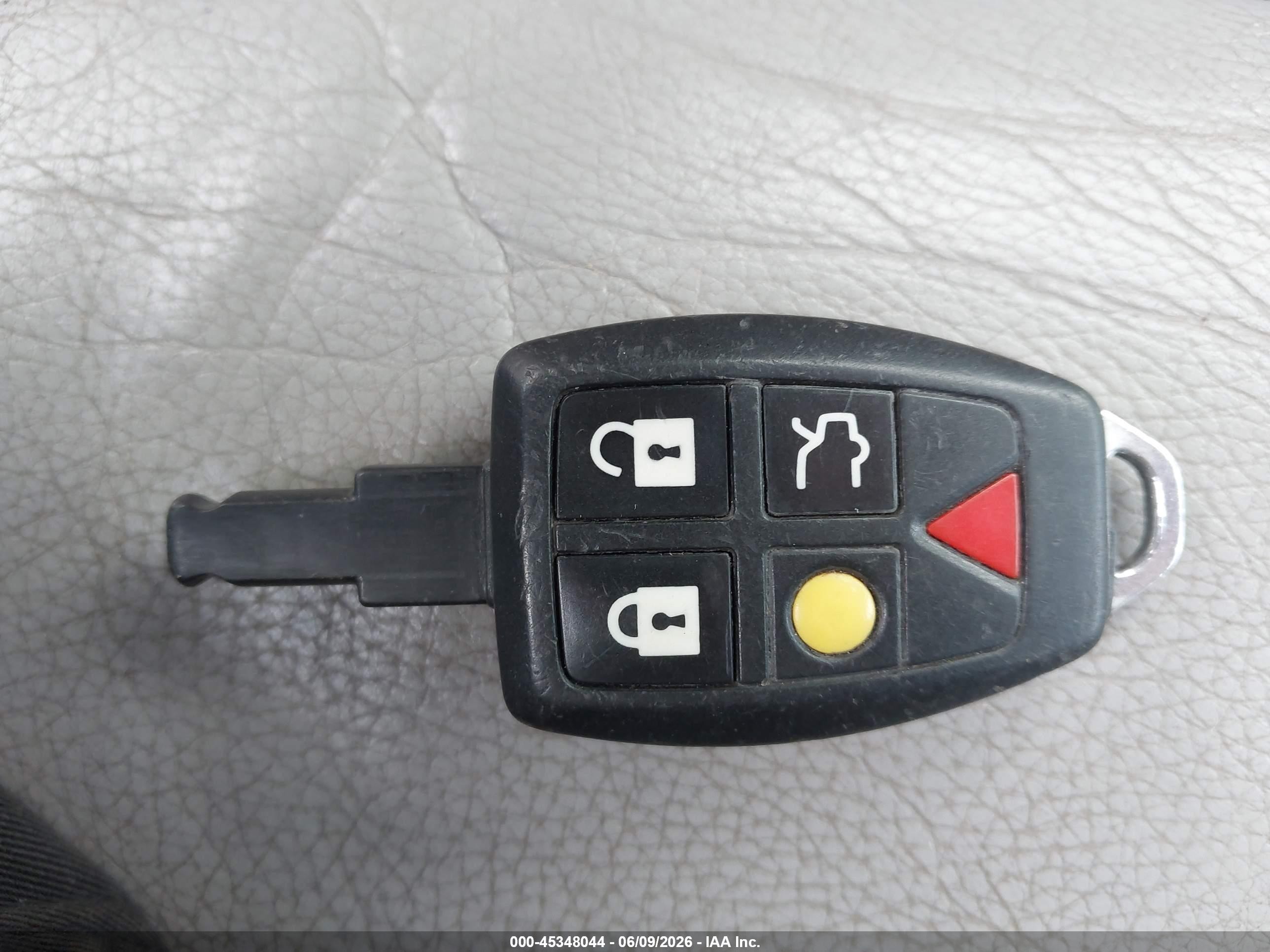 2007 Volvo S40 T5 White vin: YV1MH682372303852