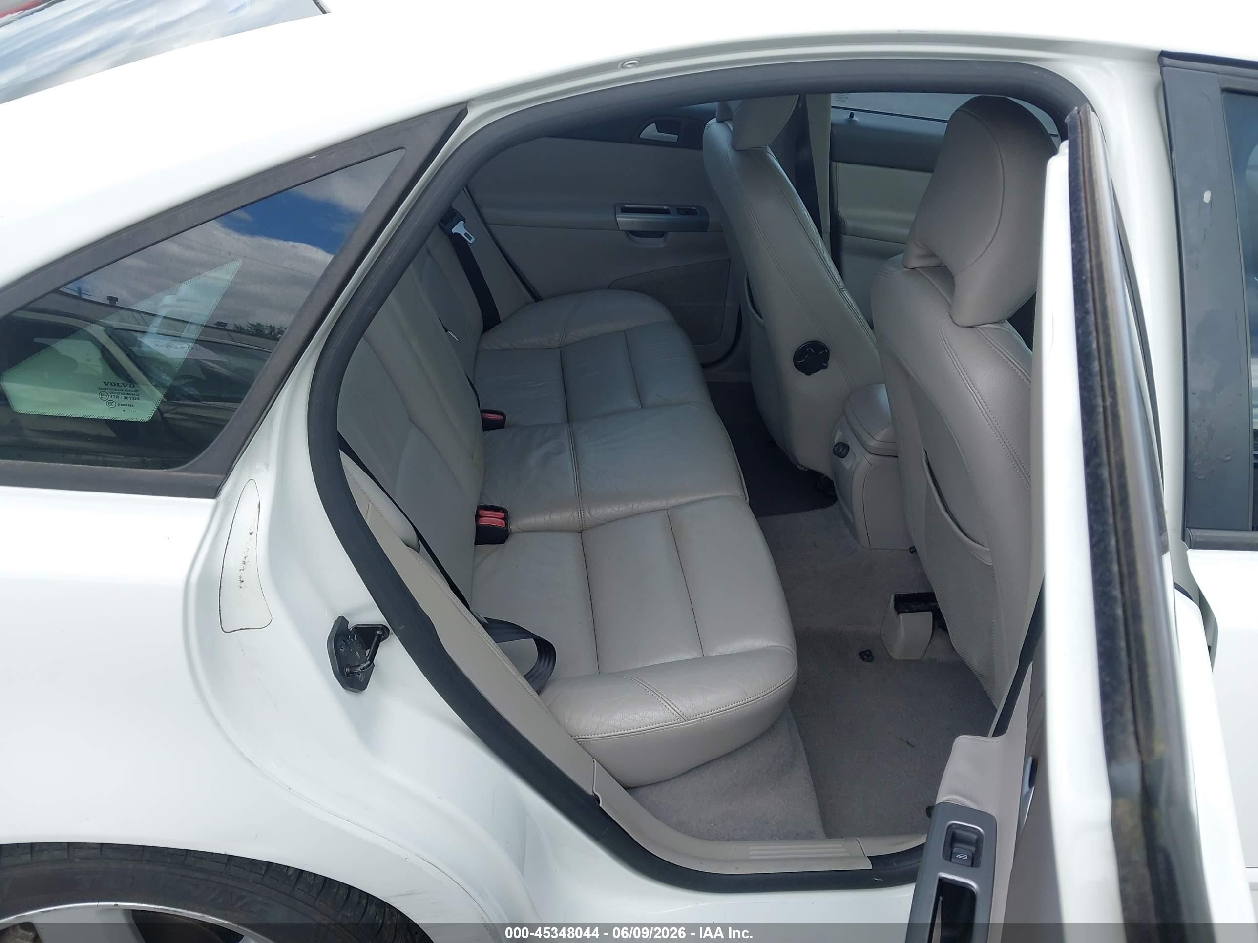 2007 Volvo S40 T5 White vin: YV1MH682372303852