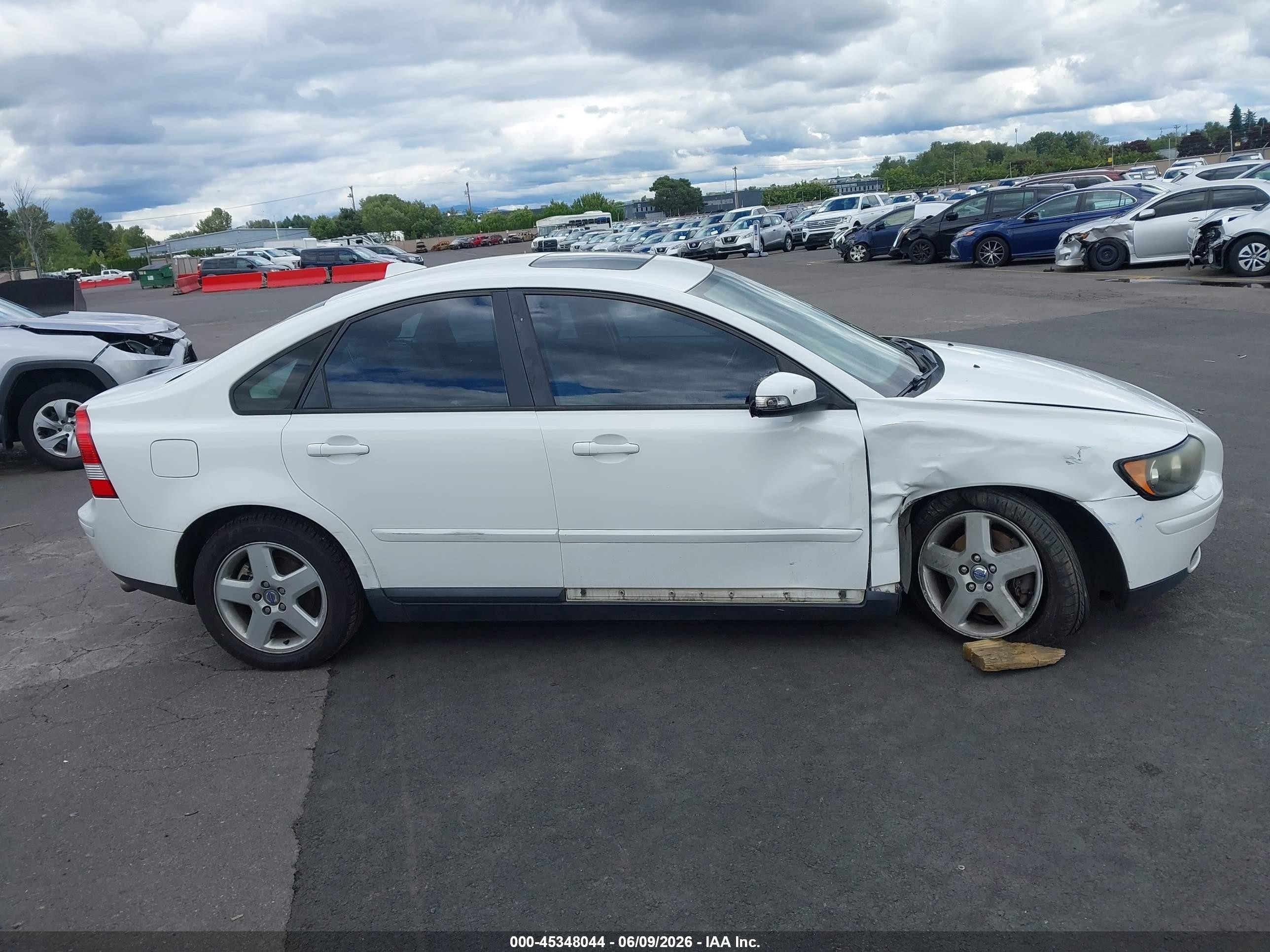 2007 Volvo S40 T5 White vin: YV1MH682372303852