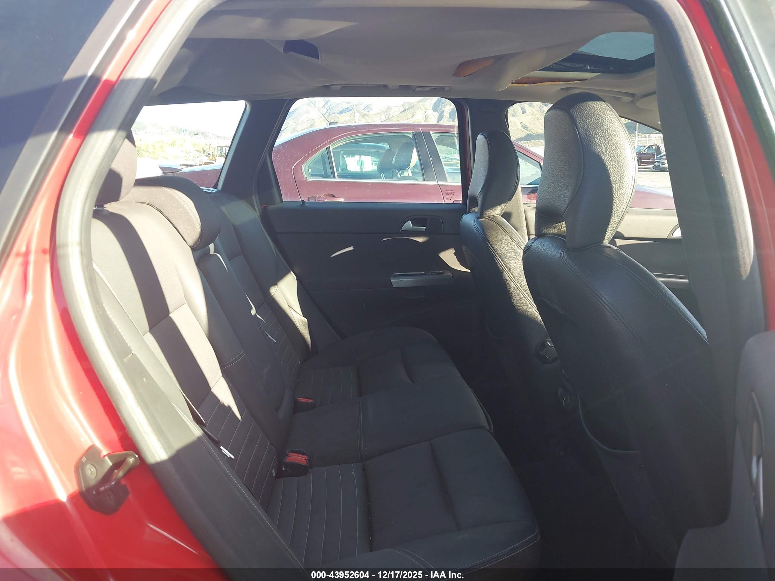 2005 Volvo V50 T5/t5 Awd Red vin: YV1MJ682352102941