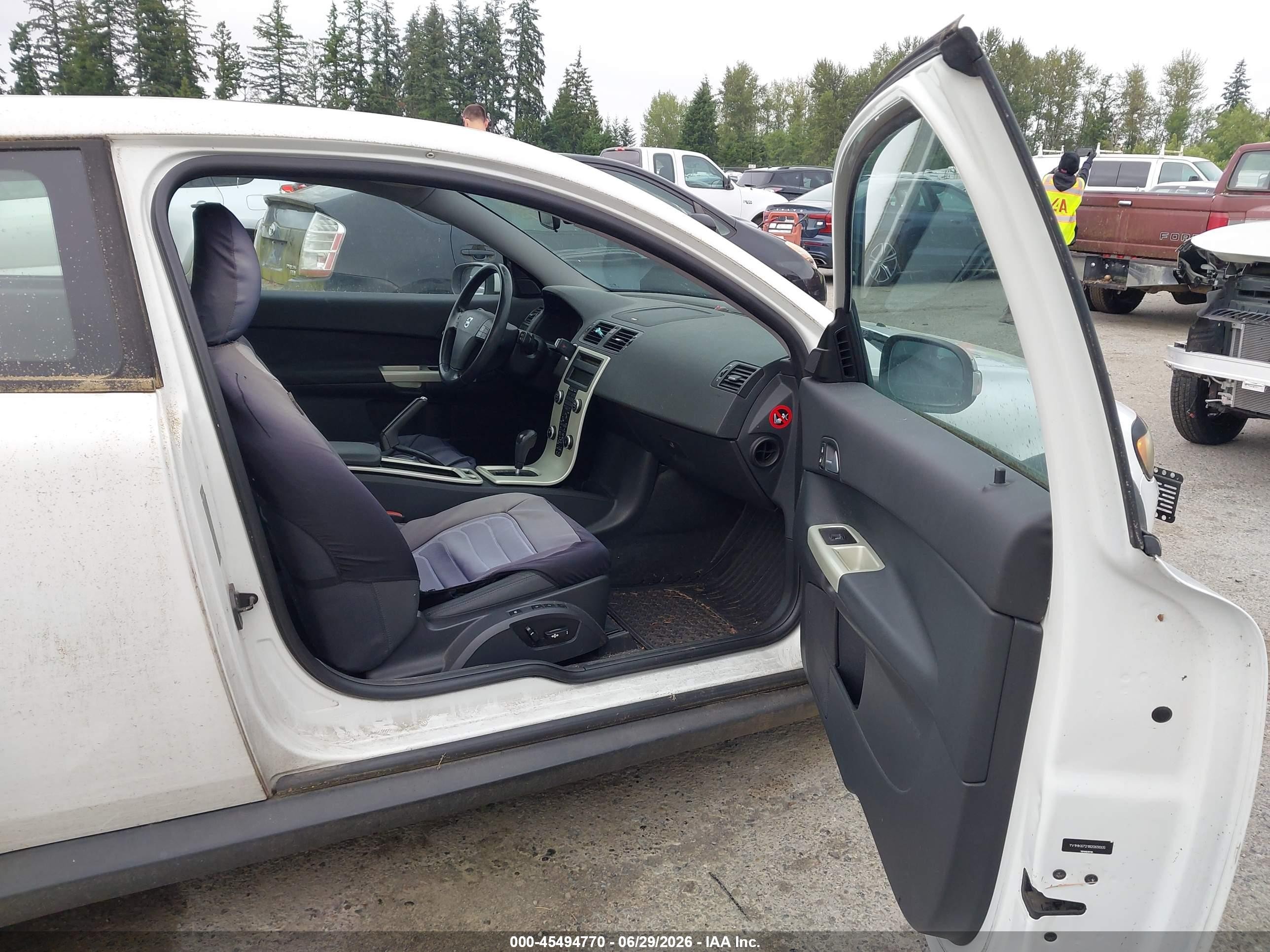 2008 Volvo C30 T5 R-design/t5 Version 1.0/t5 Version 2.0 White vin: YV1MK672182069005