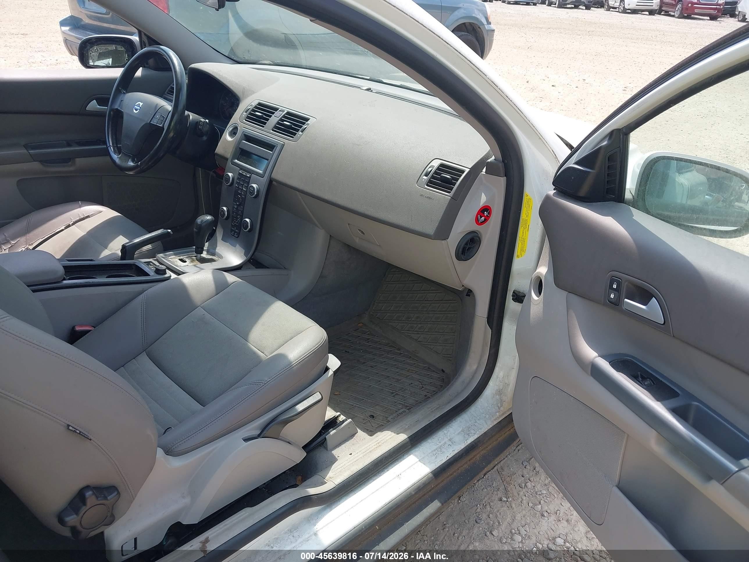 2008 Volvo C30 T5 R-design/t5 Version 1.0/t5 Version 2.0 White vin: YV1MK672382070267