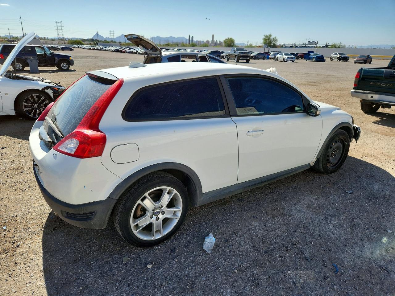 2009 Volvo C30 T5 White vin: YV1MK672392147639