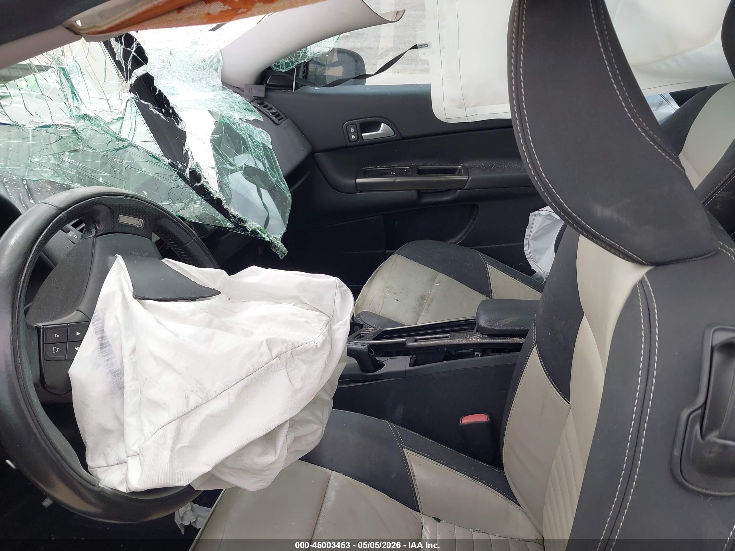 2009 Volvo C30 T5/t5 R-design White vin: YV1MK672592147108
