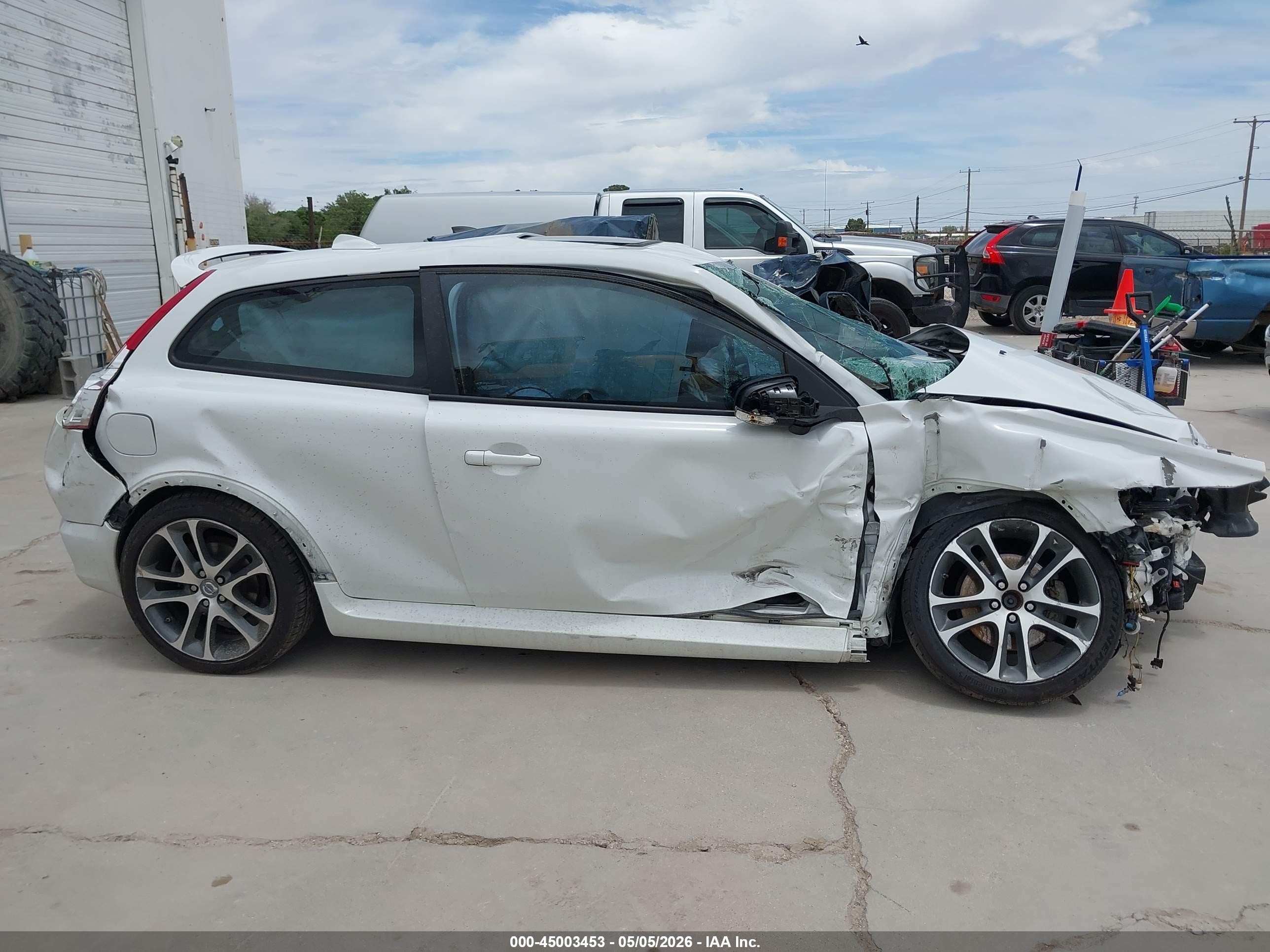 2009 Volvo C30 T5/t5 R-design White vin: YV1MK672592147108