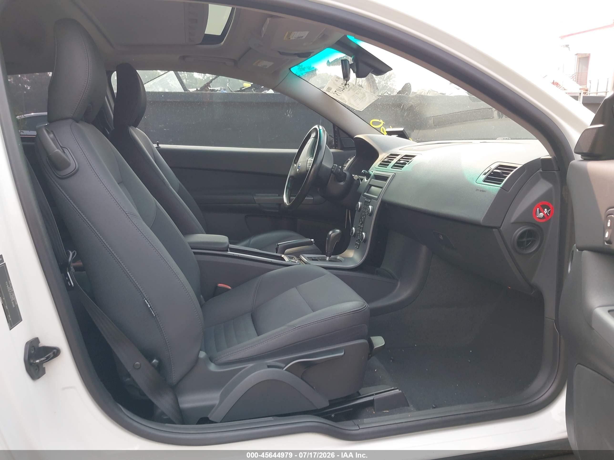 2009 Volvo C30 T5/t5 R-design White vin: YV1MK672X92143698
