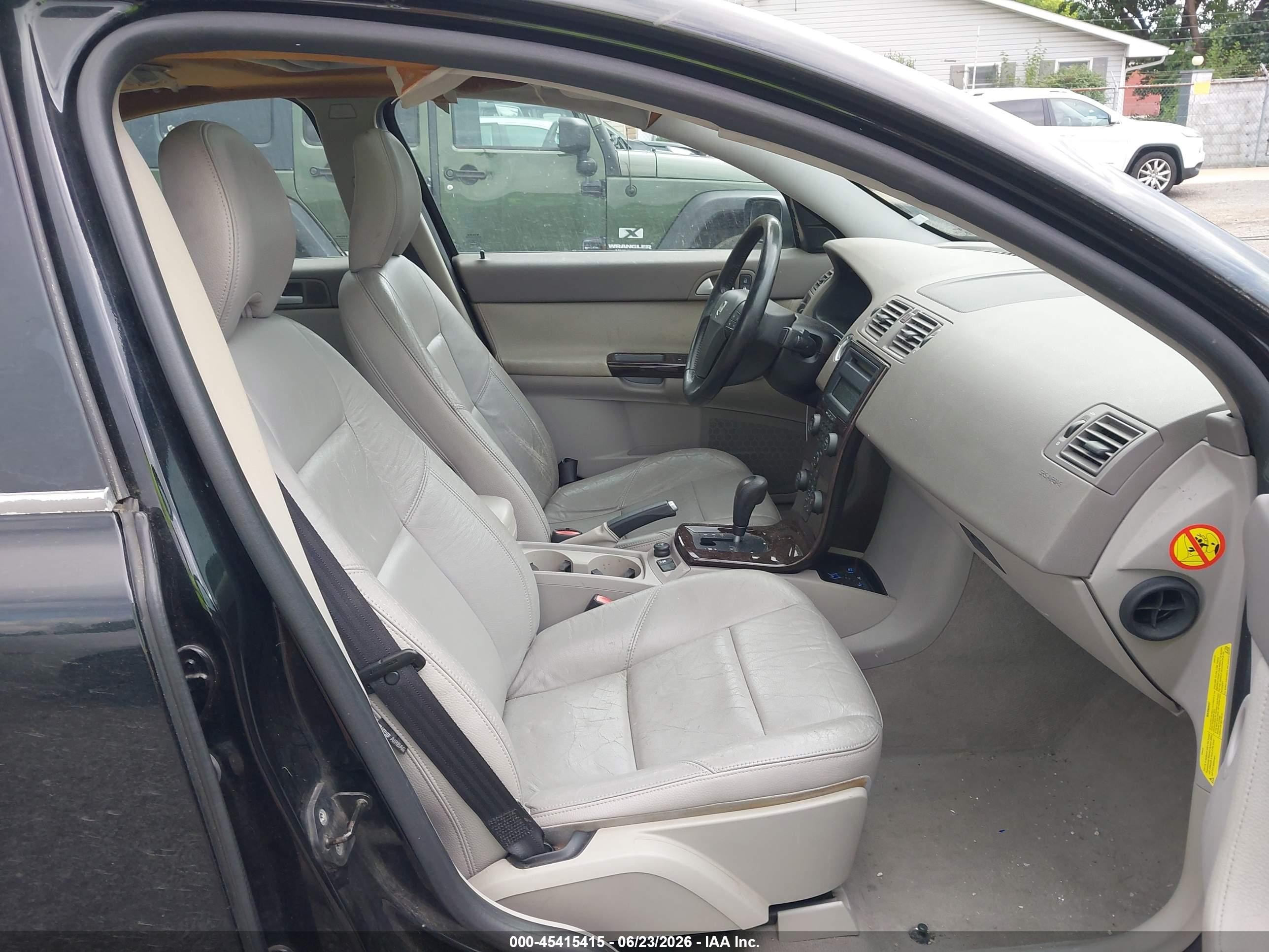 2005 Volvo S40 2.4i A/2.4i A Sr/2.4i M/2.4i M Sr Black vin: YV1MS382052077637