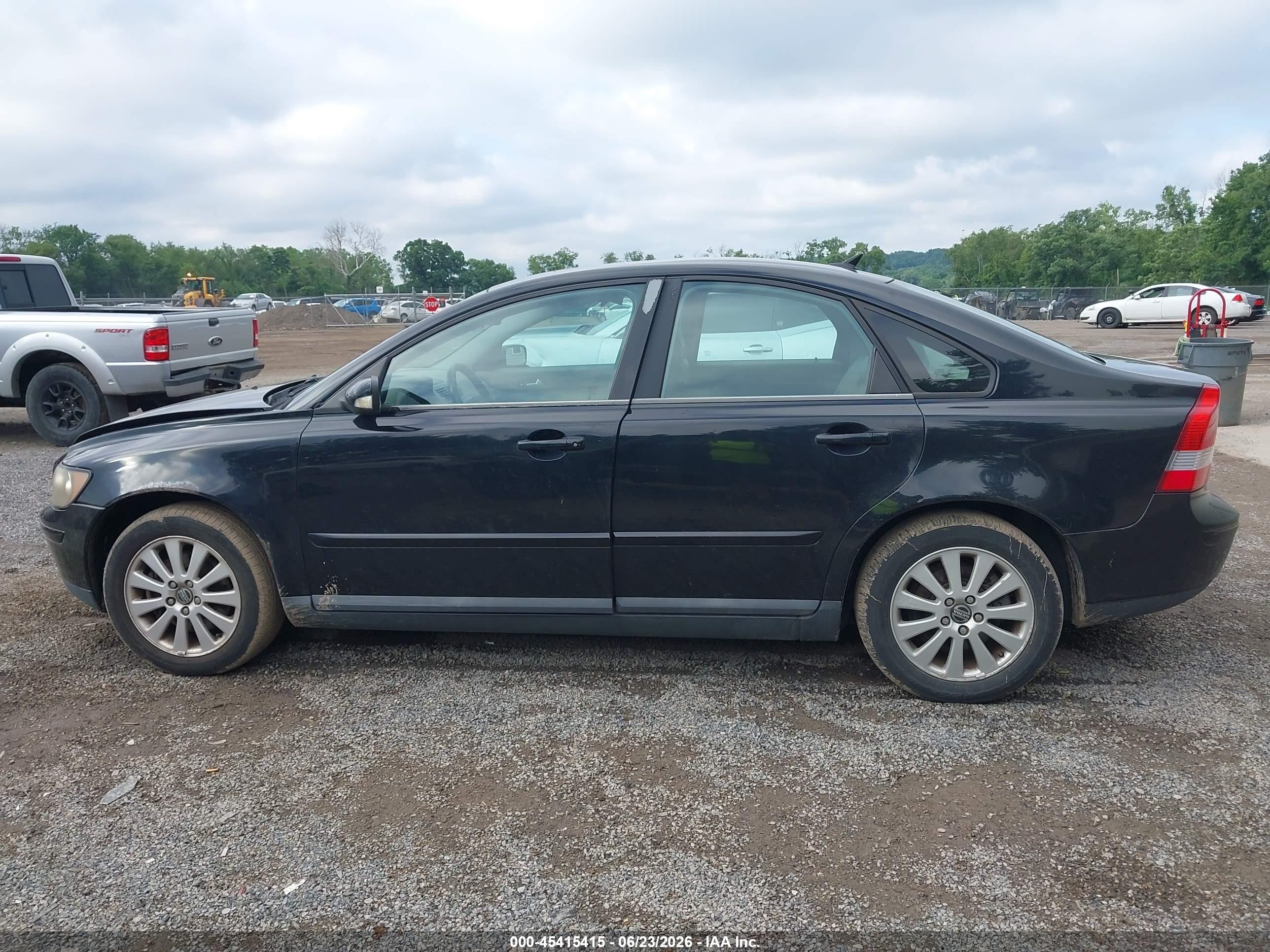 2005 Volvo S40 2.4i A/2.4i A Sr/2.4i M/2.4i M Sr Black vin: YV1MS382052077637