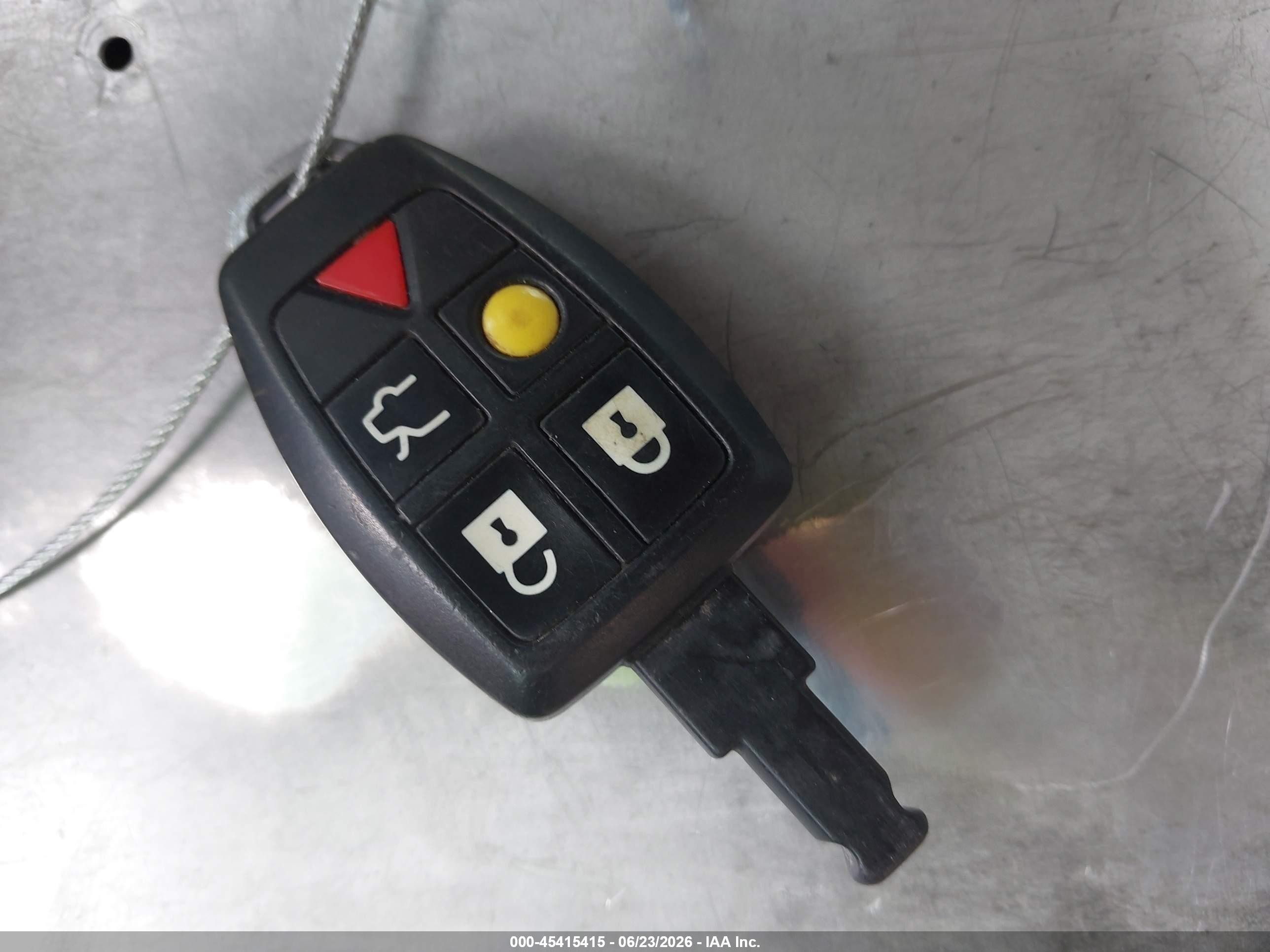 2005 Volvo S40 2.4i A/2.4i A Sr/2.4i M/2.4i M Sr Black vin: YV1MS382052077637