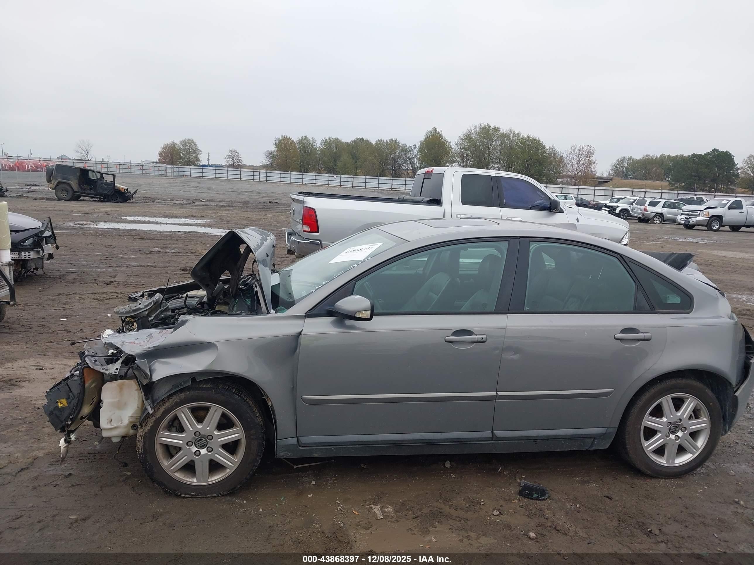 2006 Volvo S40 2.4i Gray vin: YV1MS382062224489