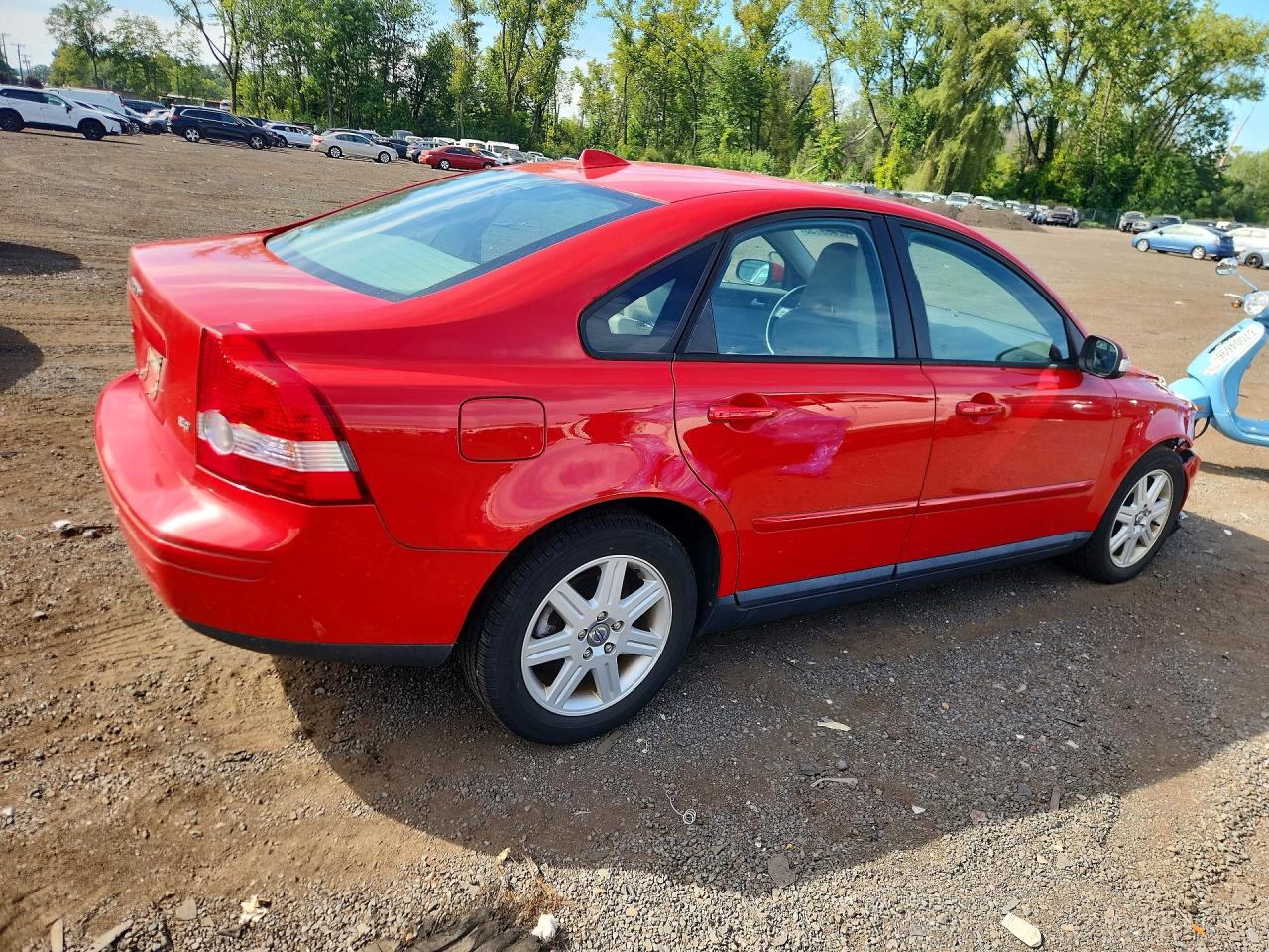 2007 Volvo S40 2.4i Red vin: YV1MS382072260636