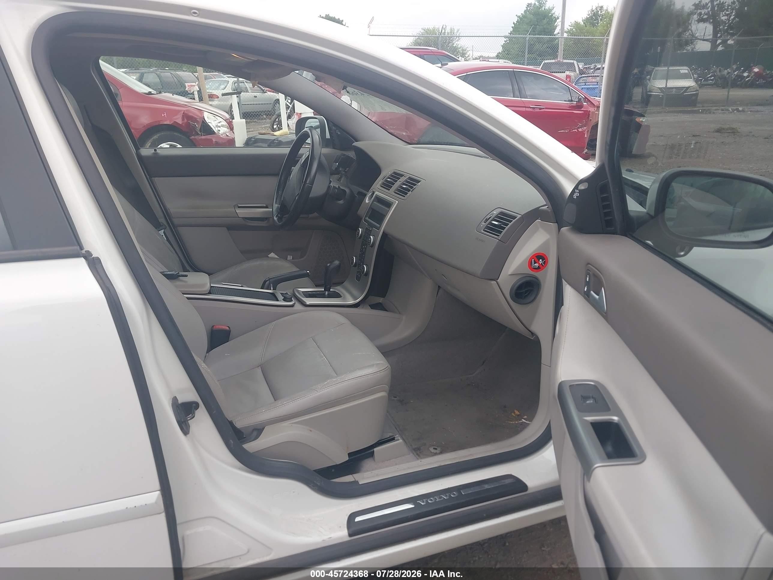 2008 Volvo S40 2.4l/2.4l W/snrf Белый vin: YV1MS382082366344