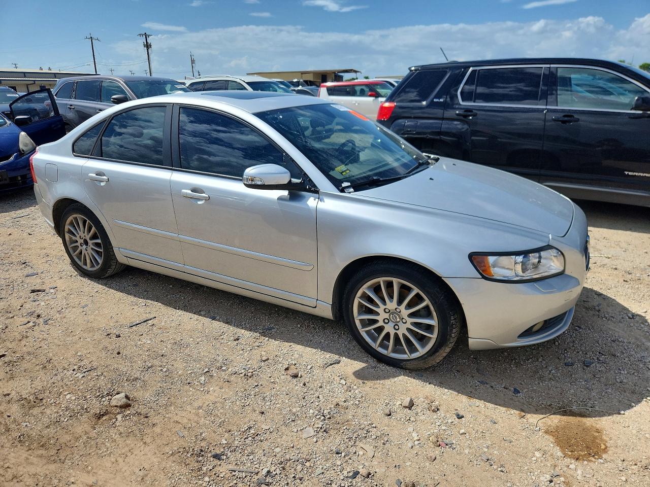 2009 Volvo S40 2.4i Серебряный vin: YV1MS382092462783