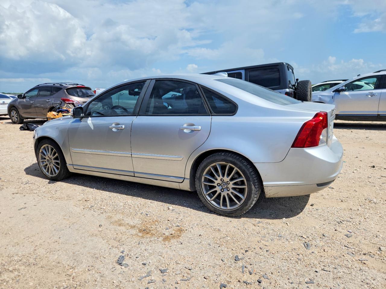 2009 Volvo S40 2.4i Серебряный vin: YV1MS382092462783