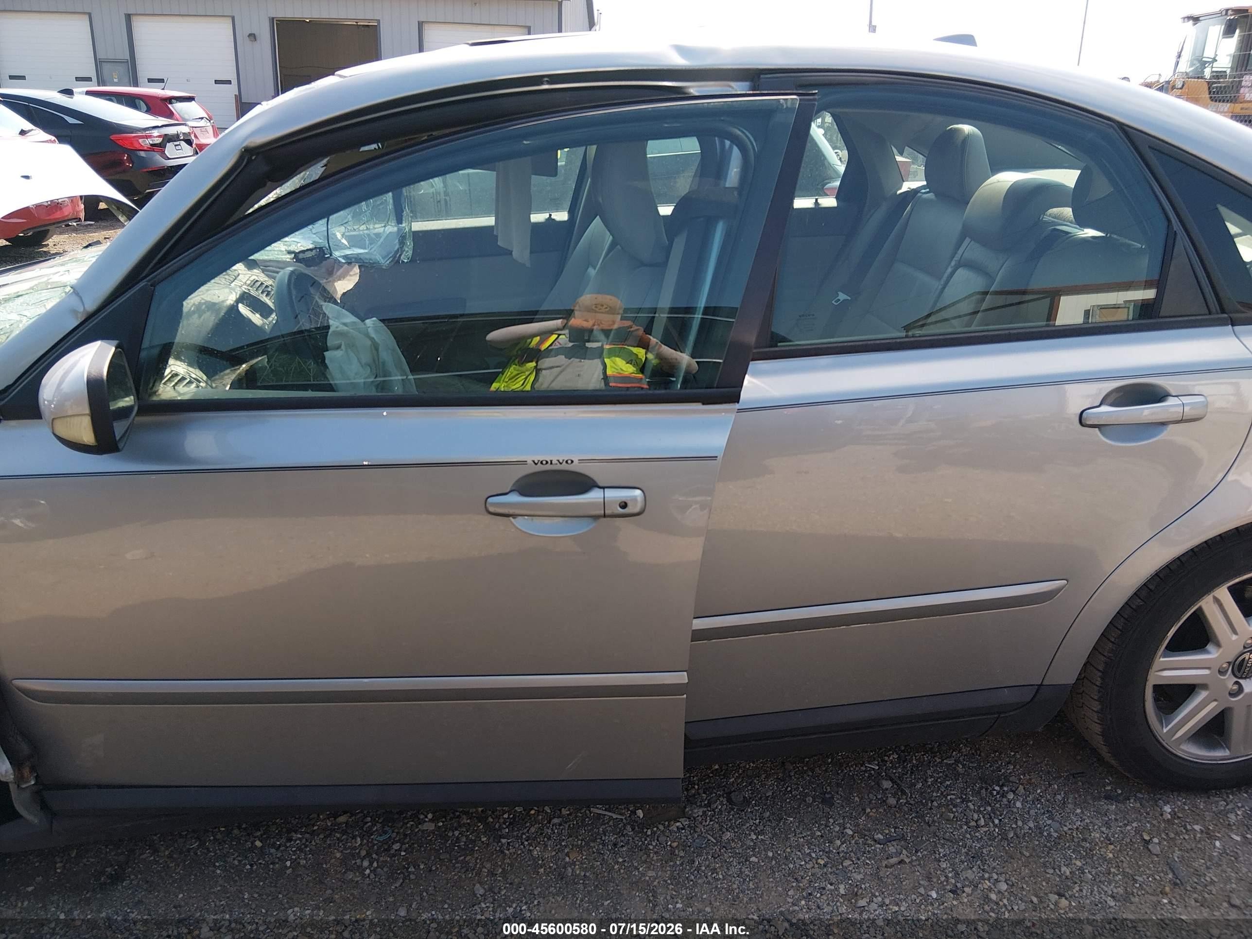 2006 Volvo S40 2.4i Silver vin: YV1MS382162213260