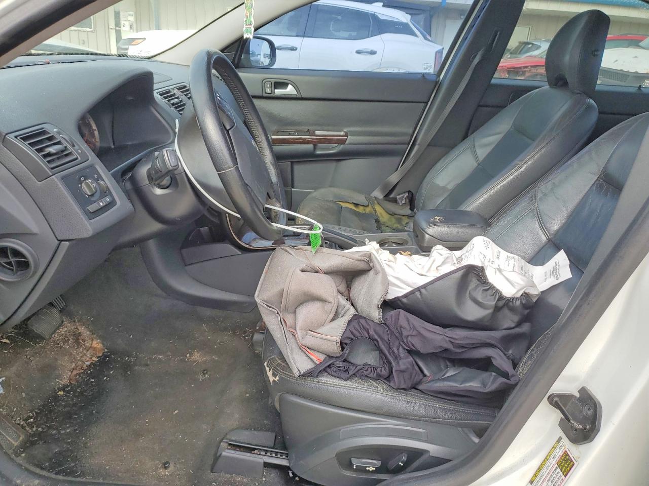 2007 Volvo S40 2.4i Белый vin: YV1MS382272275655