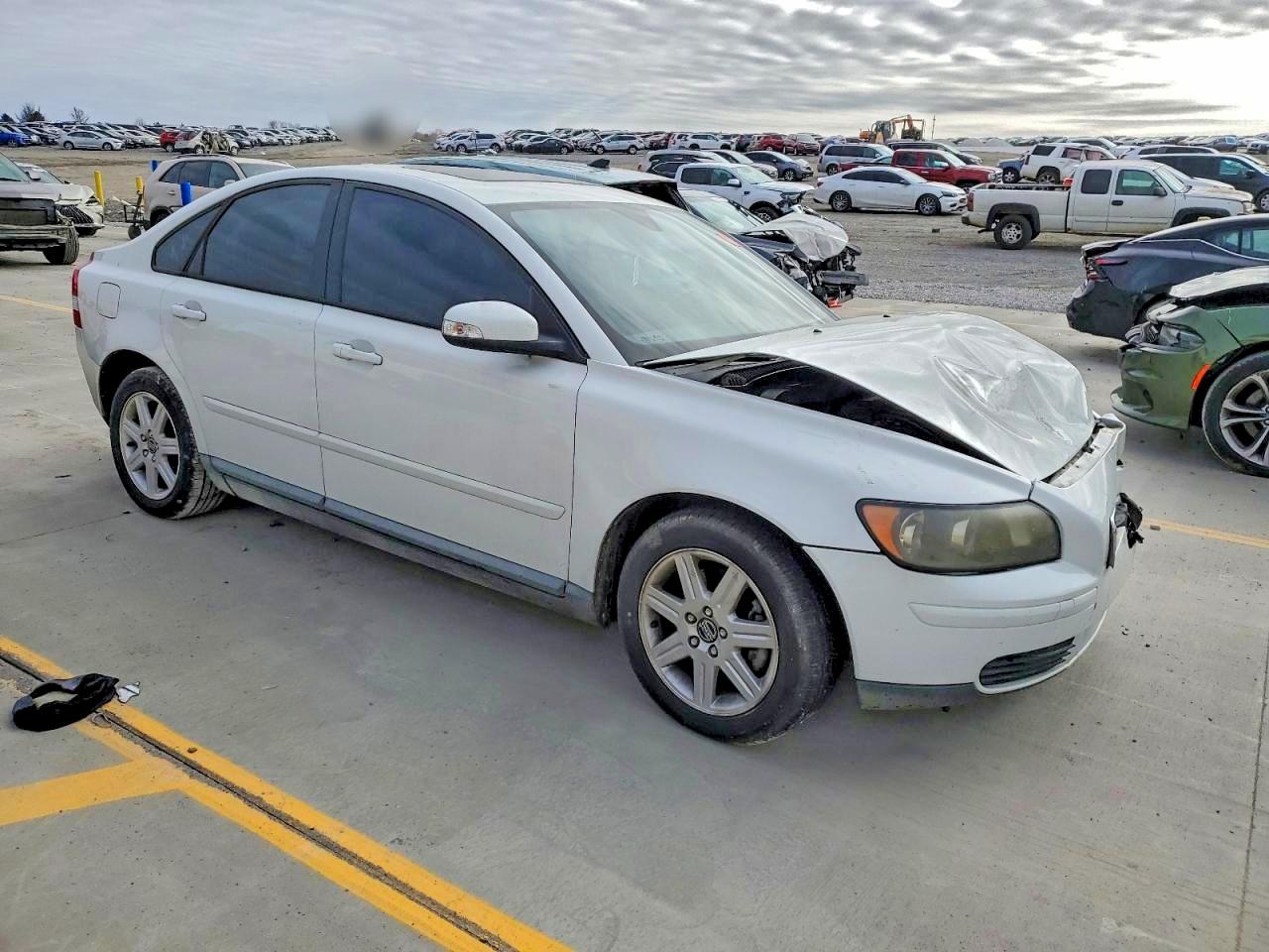 2007 Volvo S40 2.4i Белый vin: YV1MS382272275655