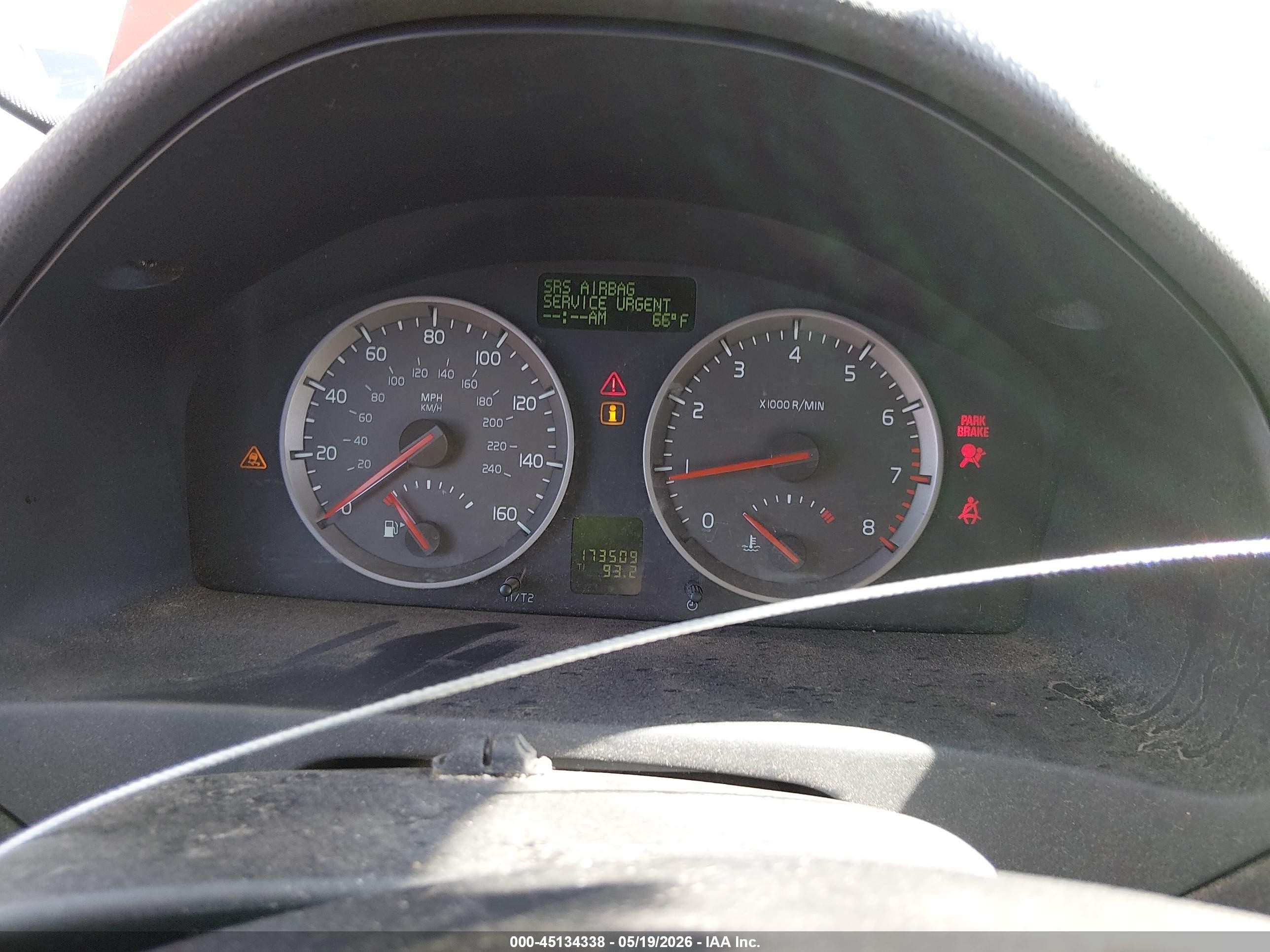 2007 Volvo S40 2.4i Red vin: YV1MS382272283772