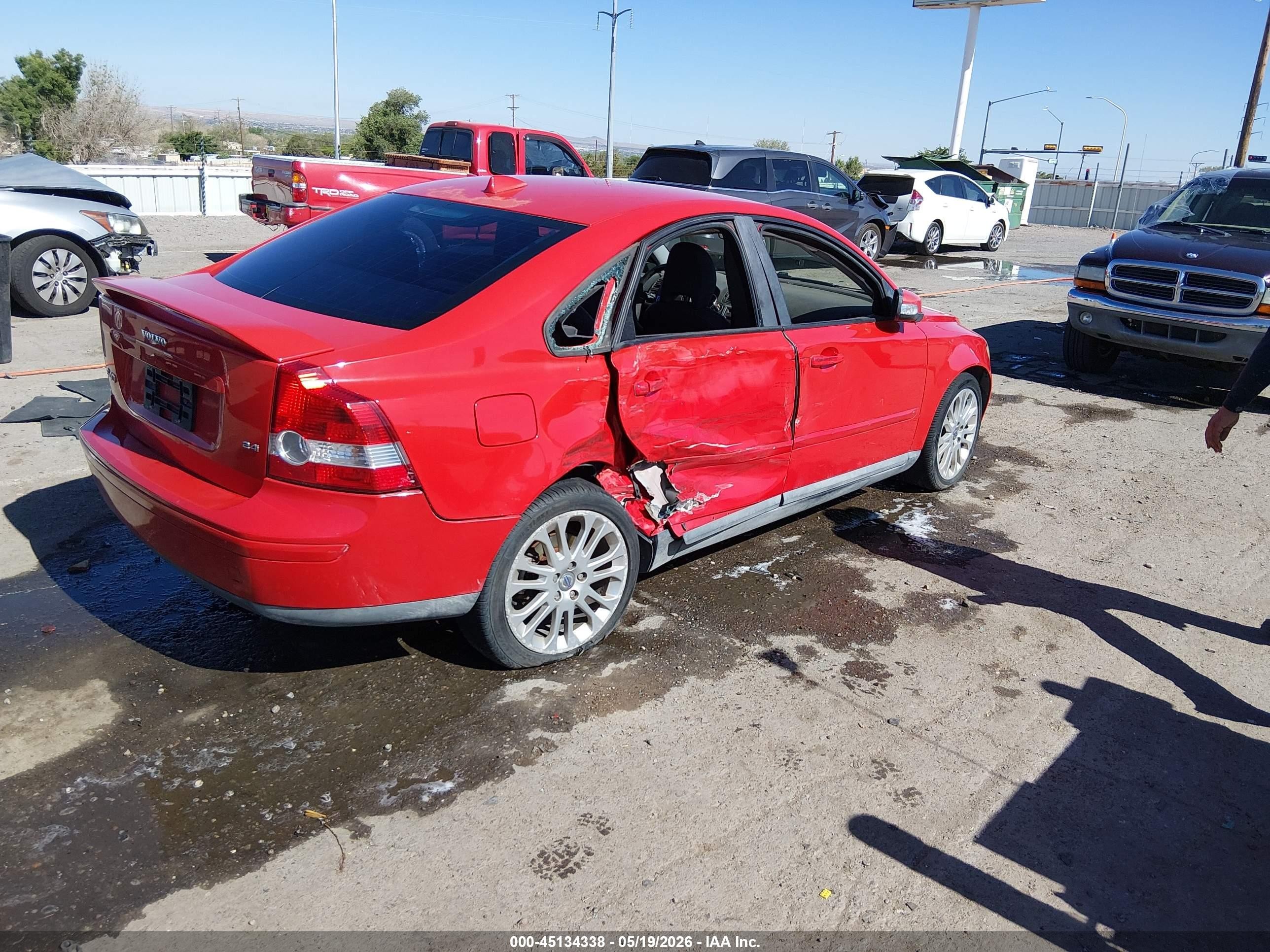 2007 Volvo S40 2.4i Red vin: YV1MS382272283772
