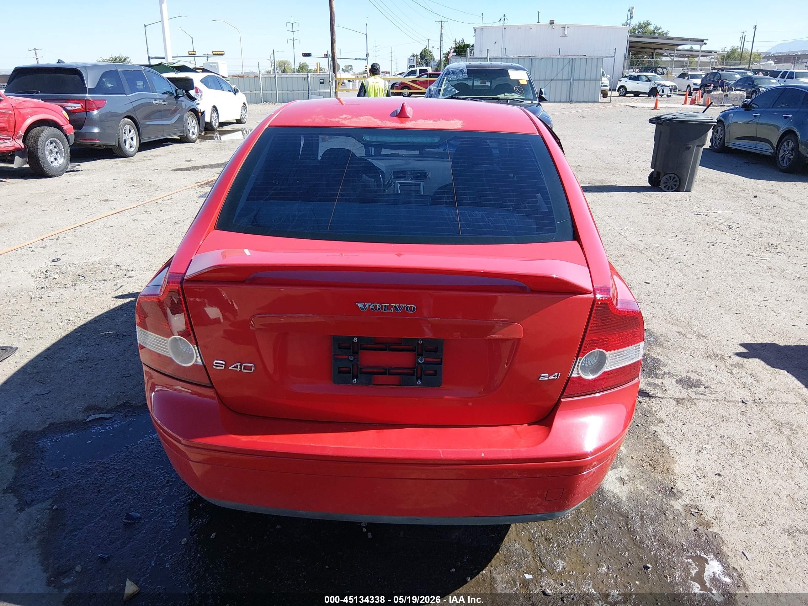 2007 Volvo S40 2.4i Red vin: YV1MS382272283772