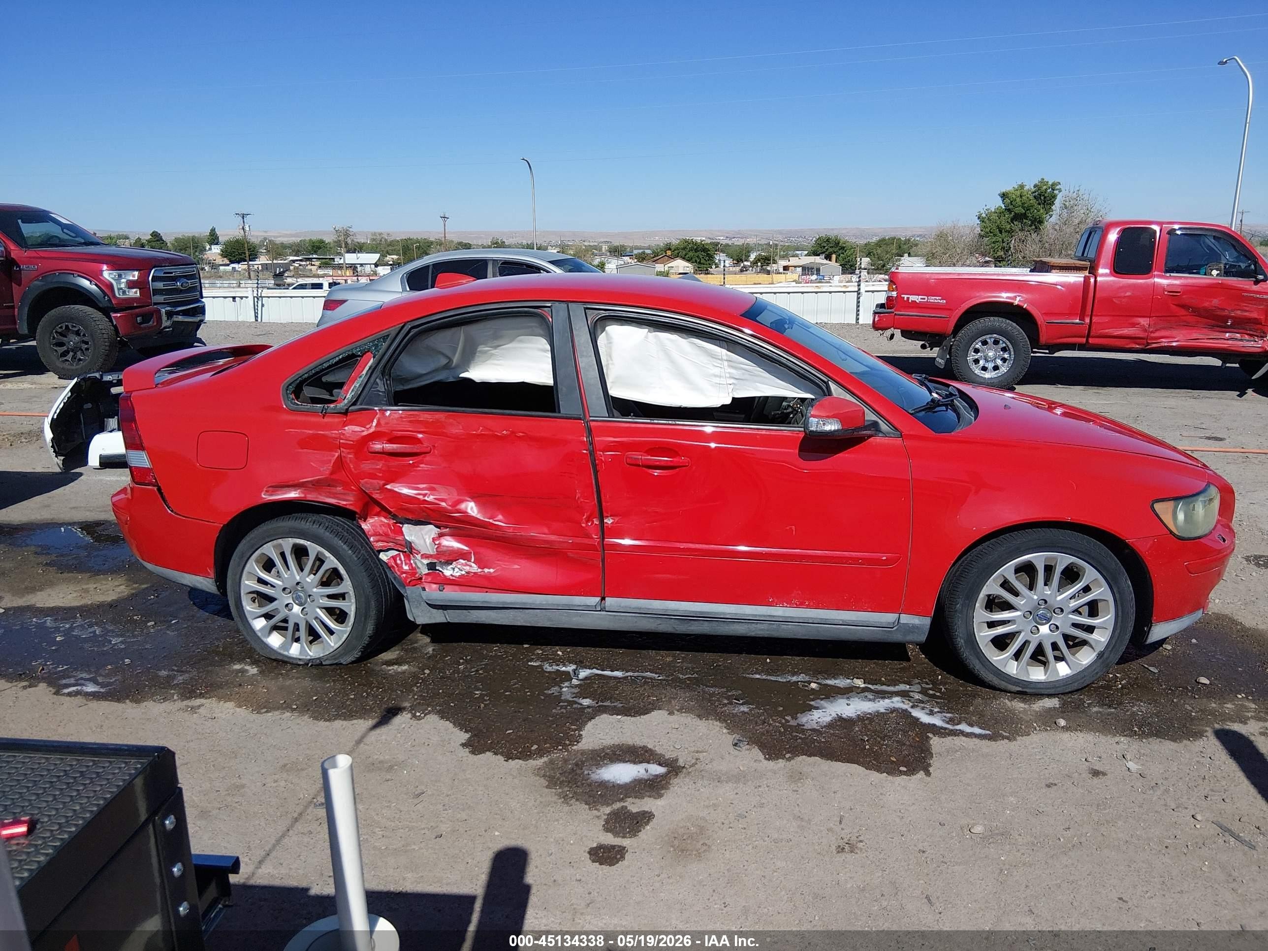 2007 Volvo S40 2.4i Red vin: YV1MS382272283772