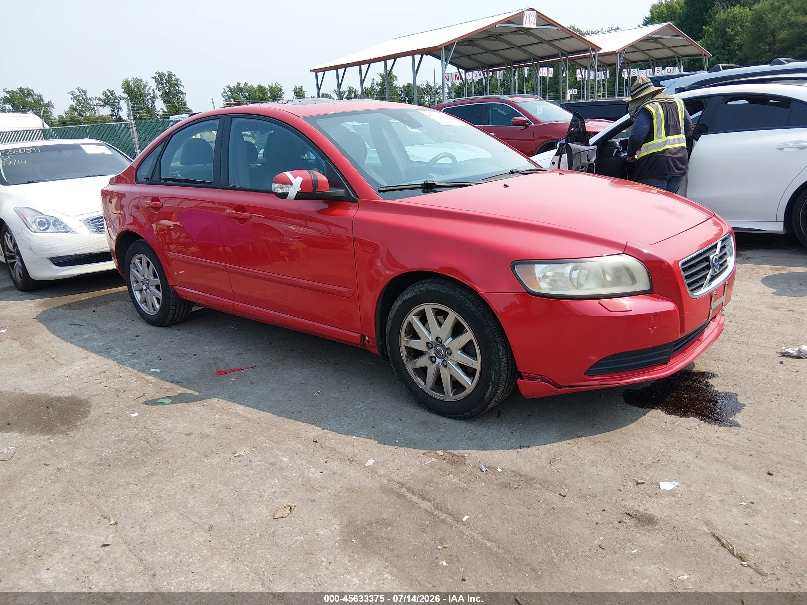 2008 Volvo S40 2.4l/2.4l W/snrf Red vin: YV1MS382282400994