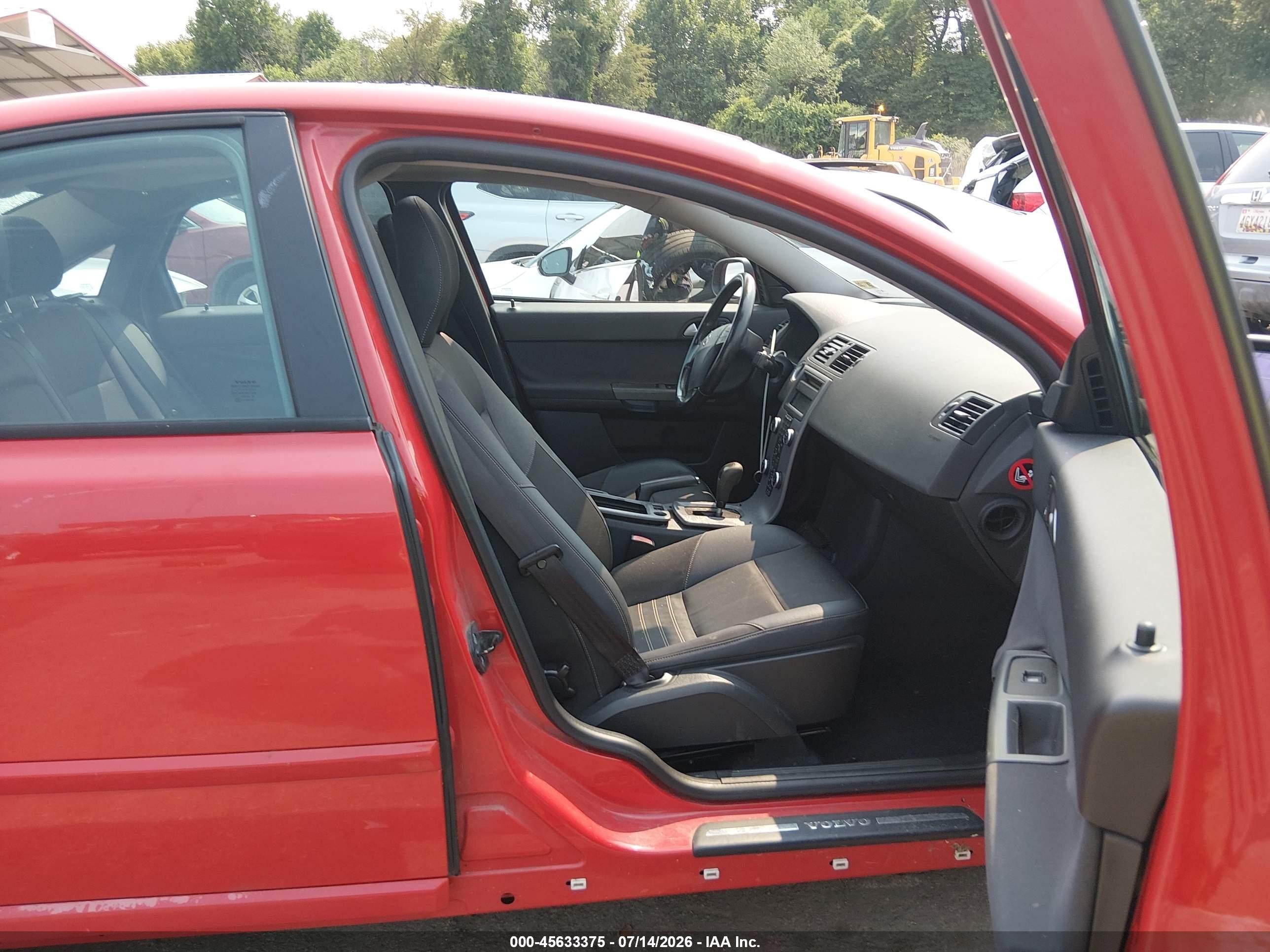 2008 Volvo S40 2.4l/2.4l W/snrf Red vin: YV1MS382282400994