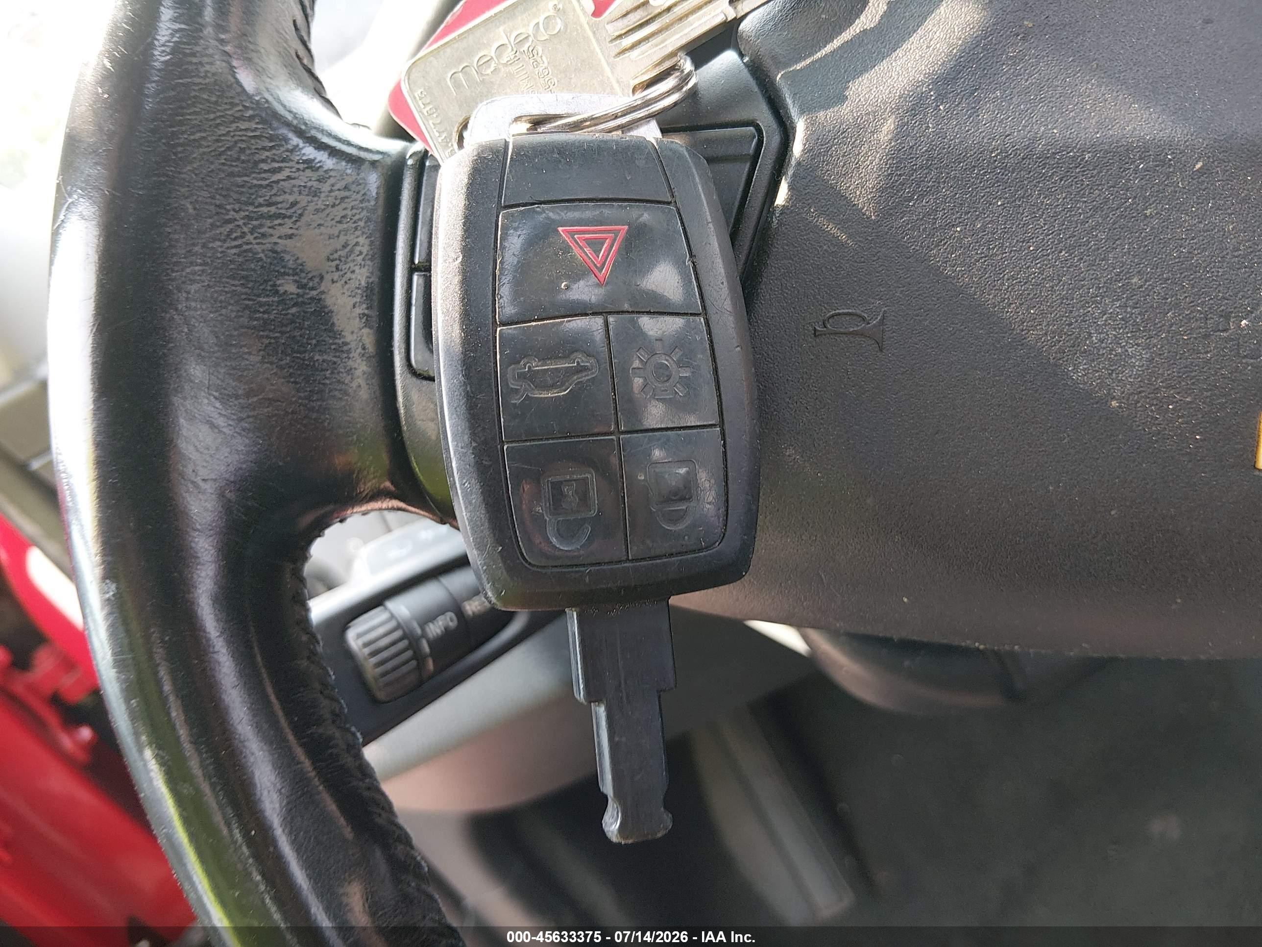 2008 Volvo S40 2.4l/2.4l W/snrf Red vin: YV1MS382282400994