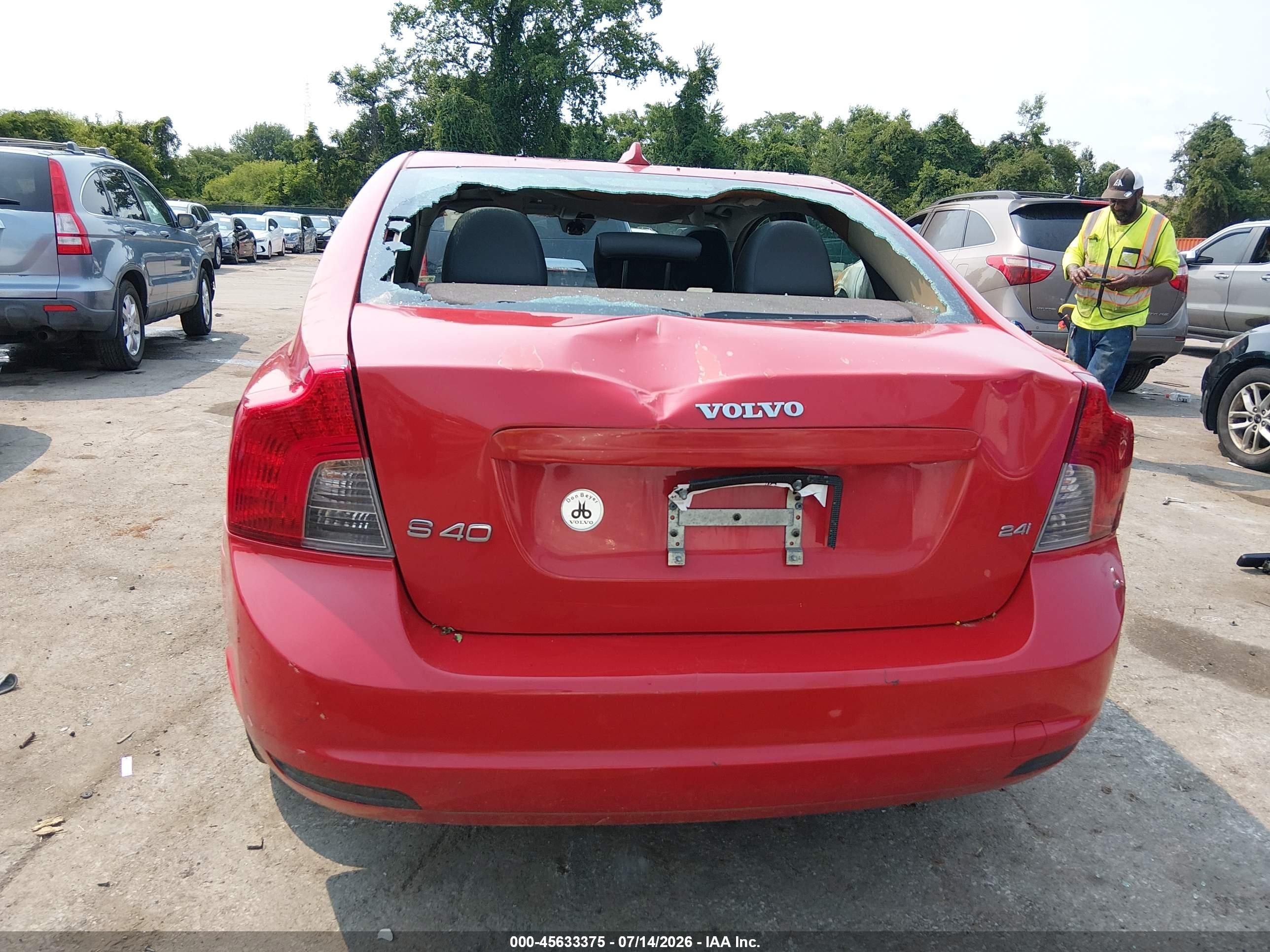 2008 Volvo S40 2.4l/2.4l W/snrf Red vin: YV1MS382282400994