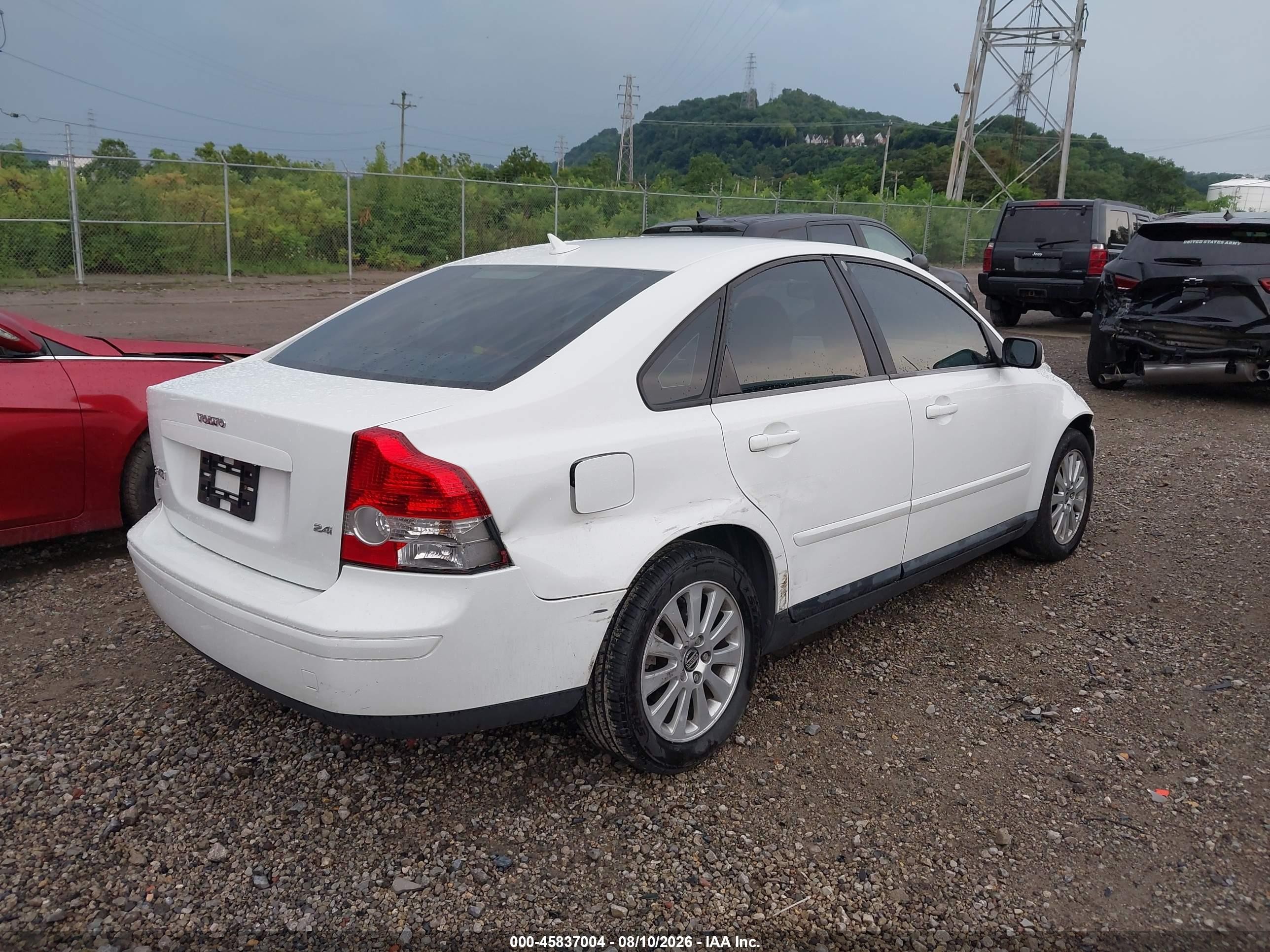 2004 Volvo S40 2.4i White vin: YV1MS382442026592