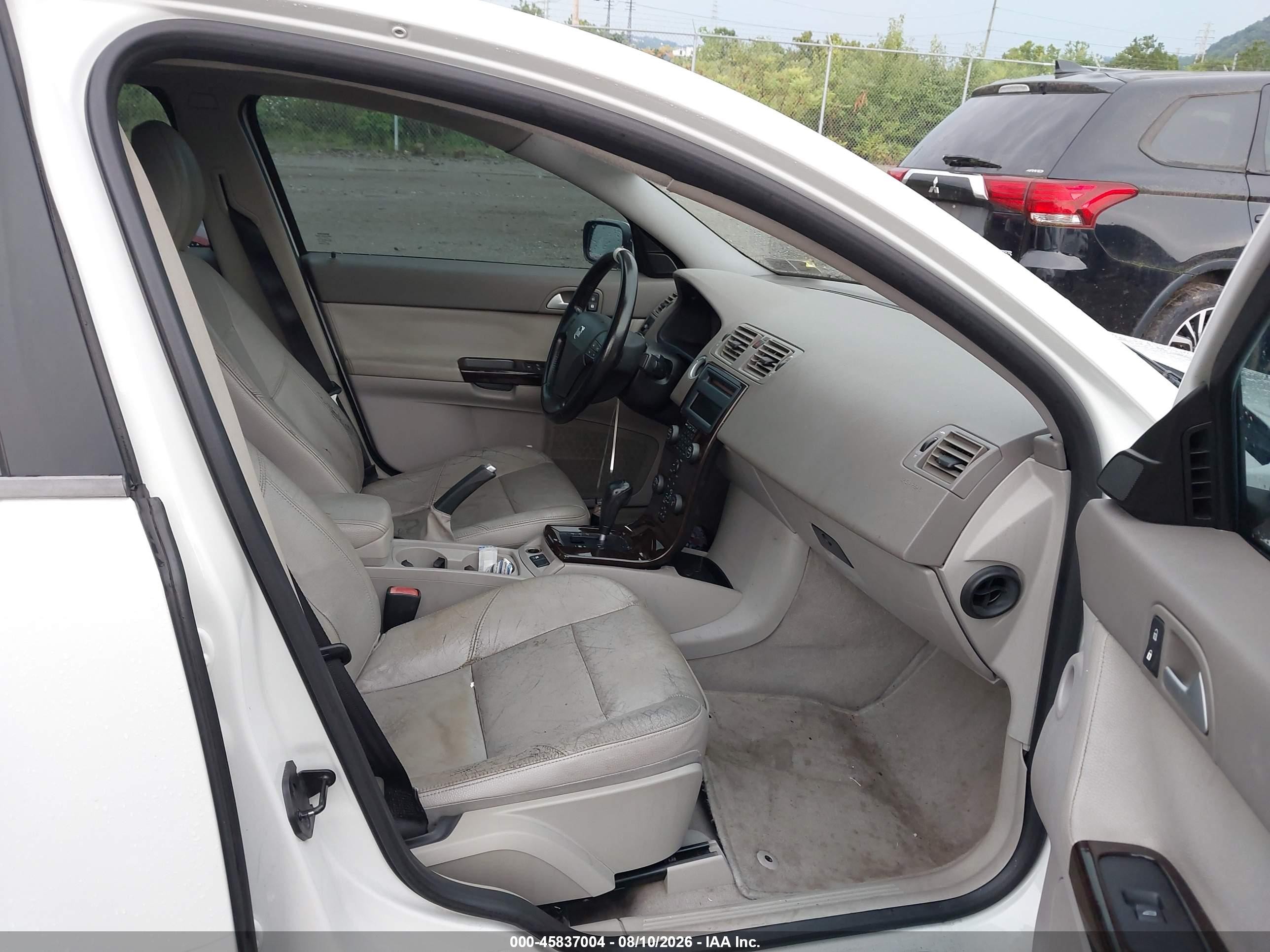 2004 Volvo S40 2.4i White vin: YV1MS382442026592