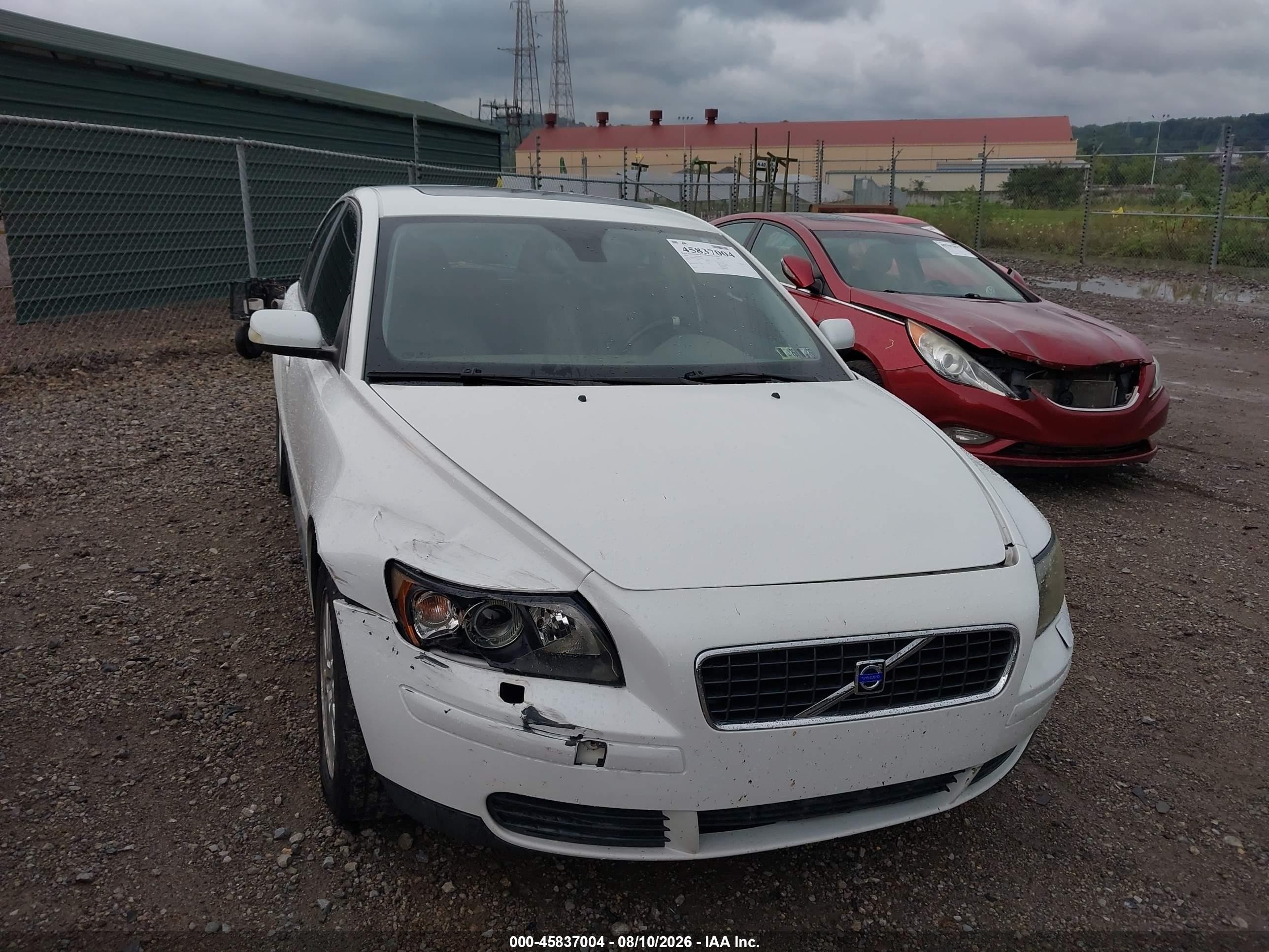2004 Volvo S40 2.4i White vin: YV1MS382442026592